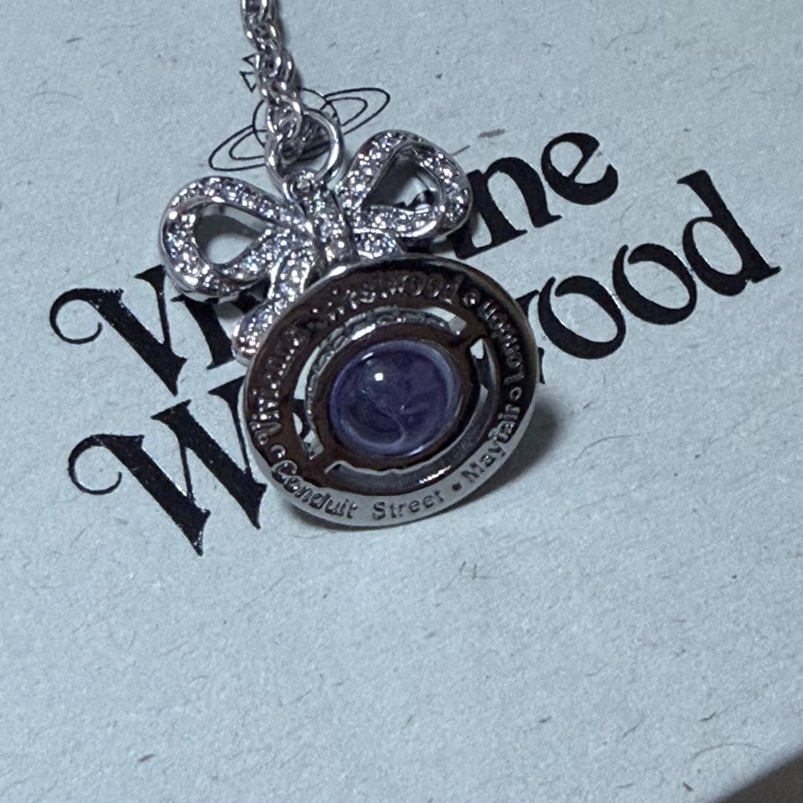 비비안웨스트우드 옥타비아 리본 오알비 목걸이 바이올렛  상품이미지3