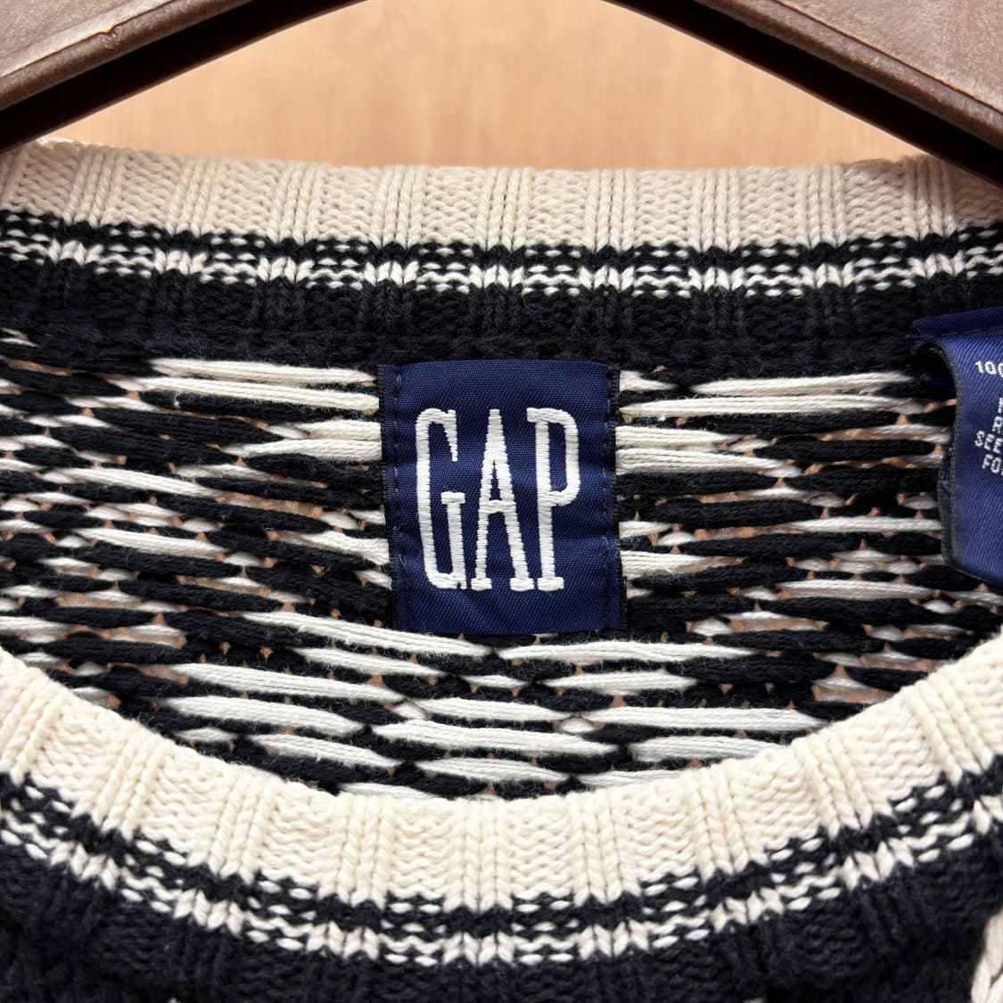 갭 라운드넥 긴팔 코튼 니트 페어아일 노르딕 패턴 디테일 블랙 아이보리 상품이미지7