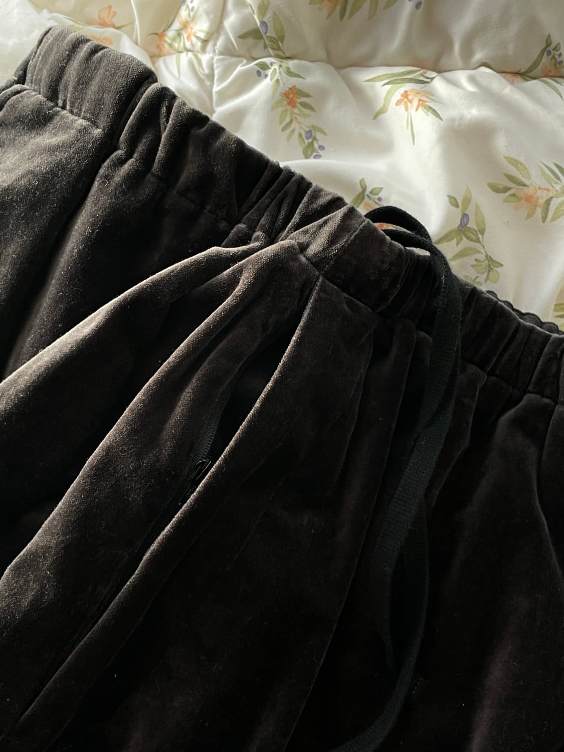 마티앤선즈 25AW 벨벳 트레이닝 팬츠 2사이즈 상품이미지3