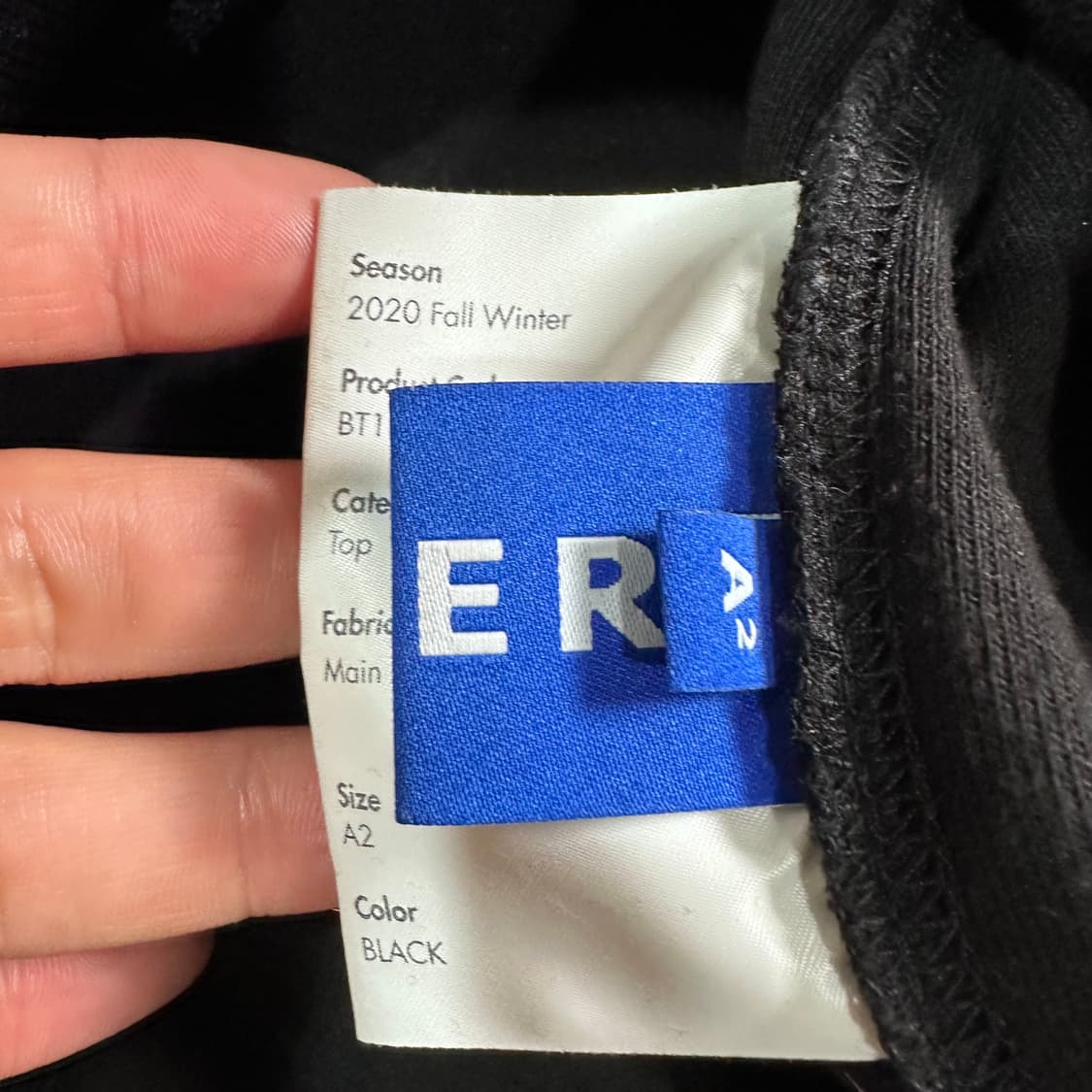 아더에러 블랙 맨투맨 상품이미지7