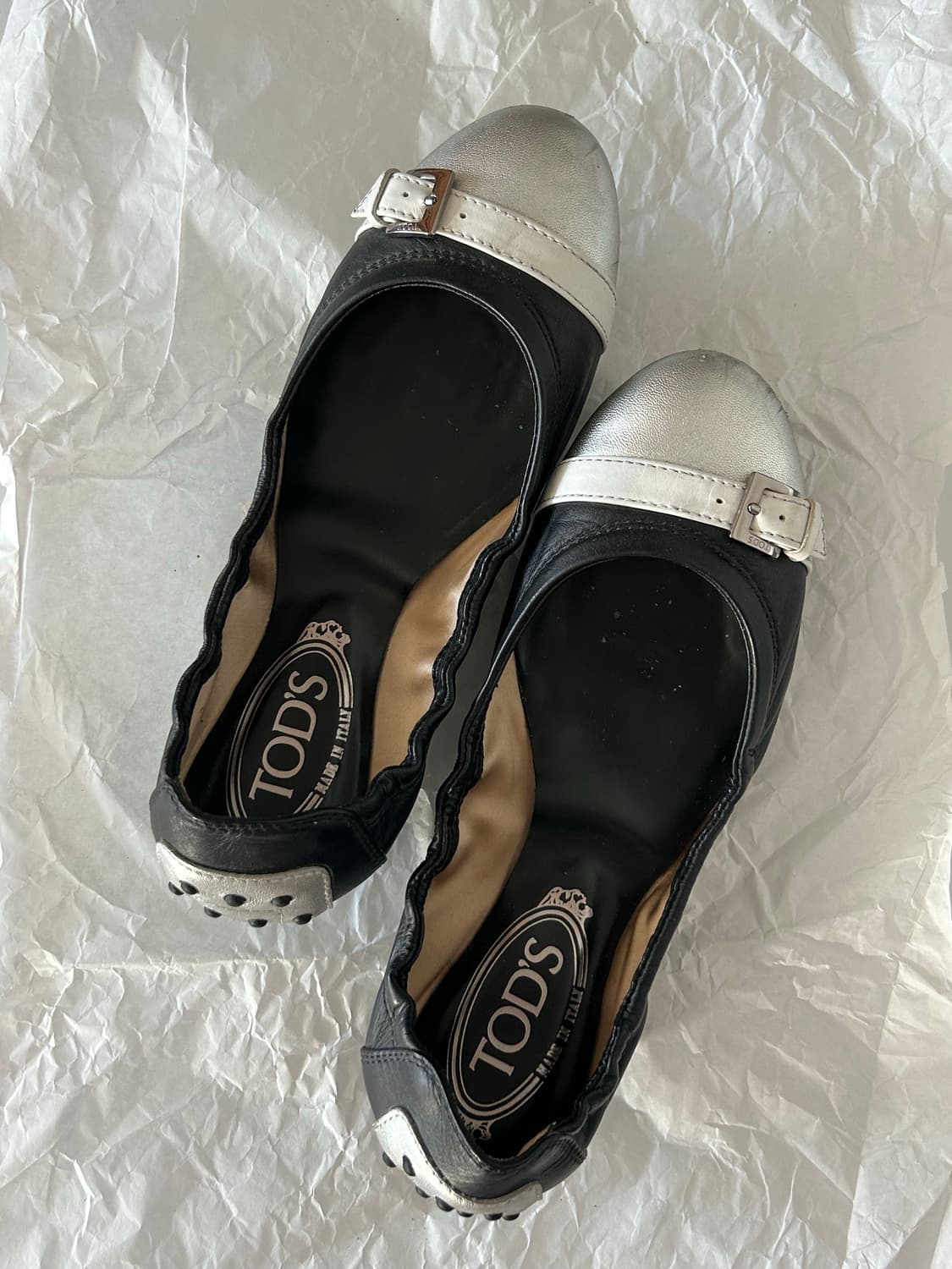 Tod’s 블랙 실버 플랫슈즈 상품이미지1