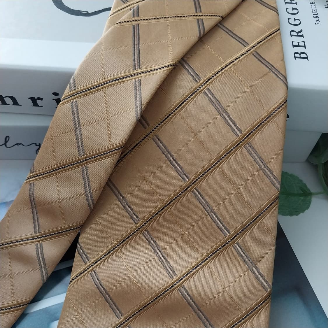 발망 실크 골드 체크 패턴 넥타이 9.6cm A+등급 K1104
 상품이미지3