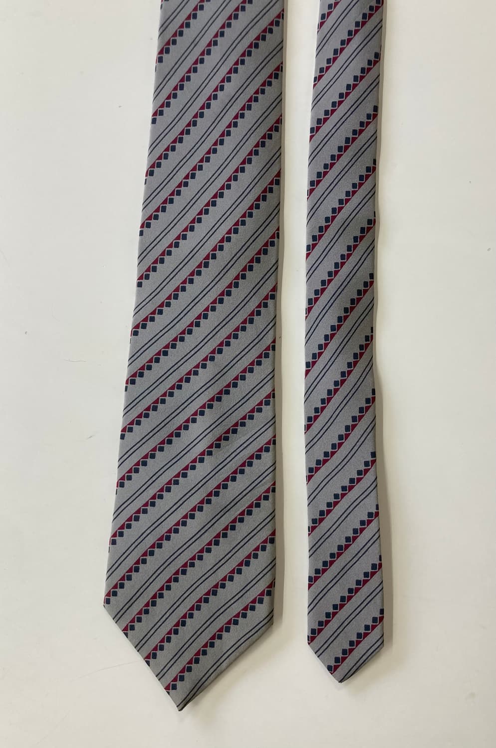 발렌시아가 넥타이 상품이미지1