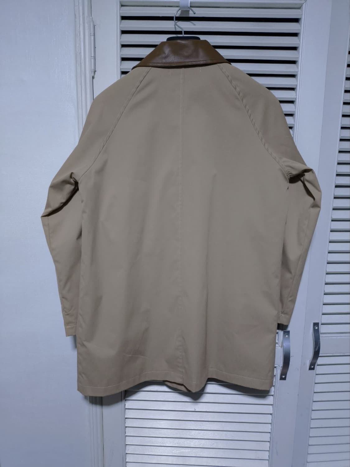 오버핏 F 아이잗 가죽 포인트 코트 상품이미지5