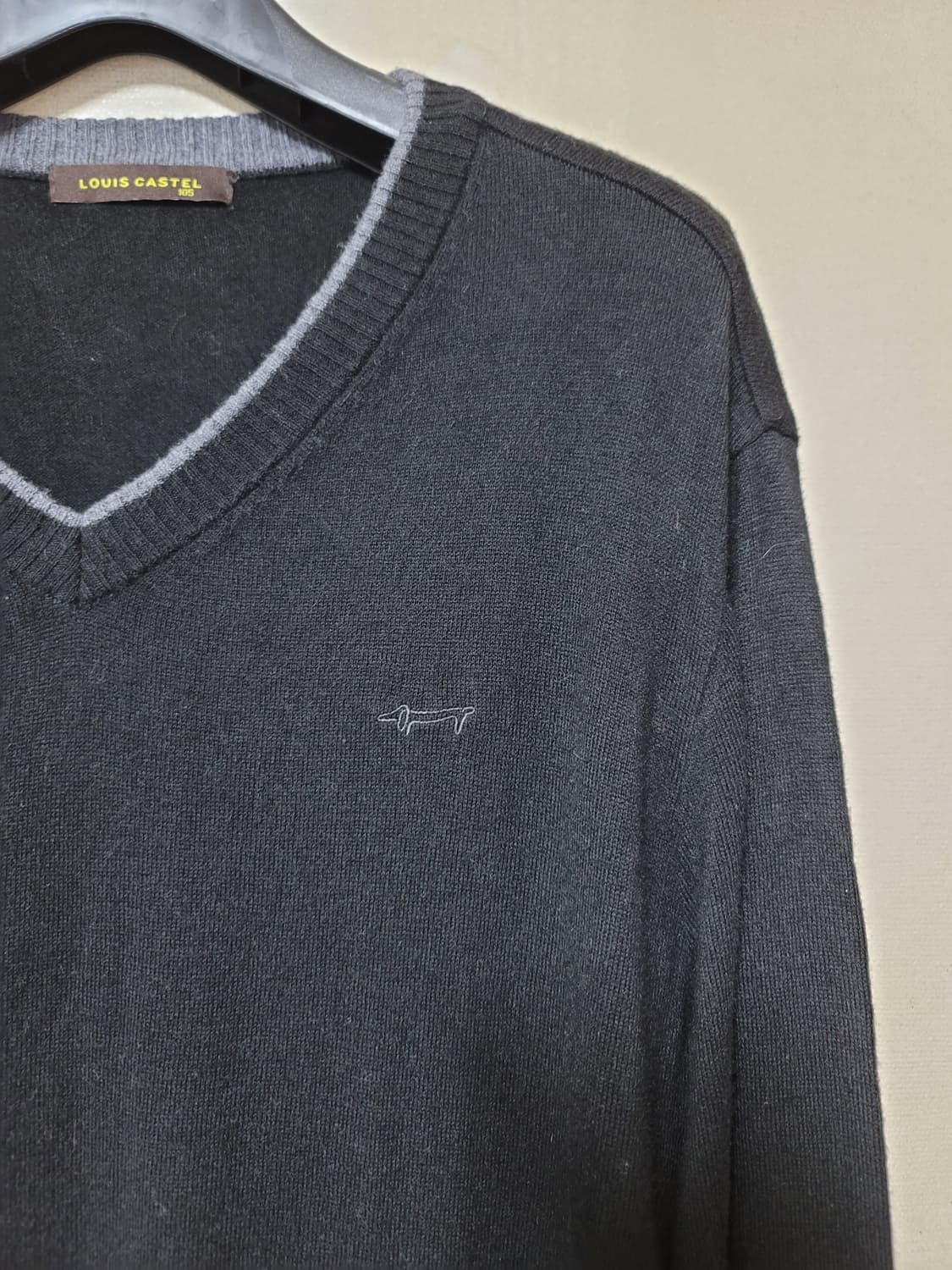 루이까스텔 브이넥 니트 상품이미지3