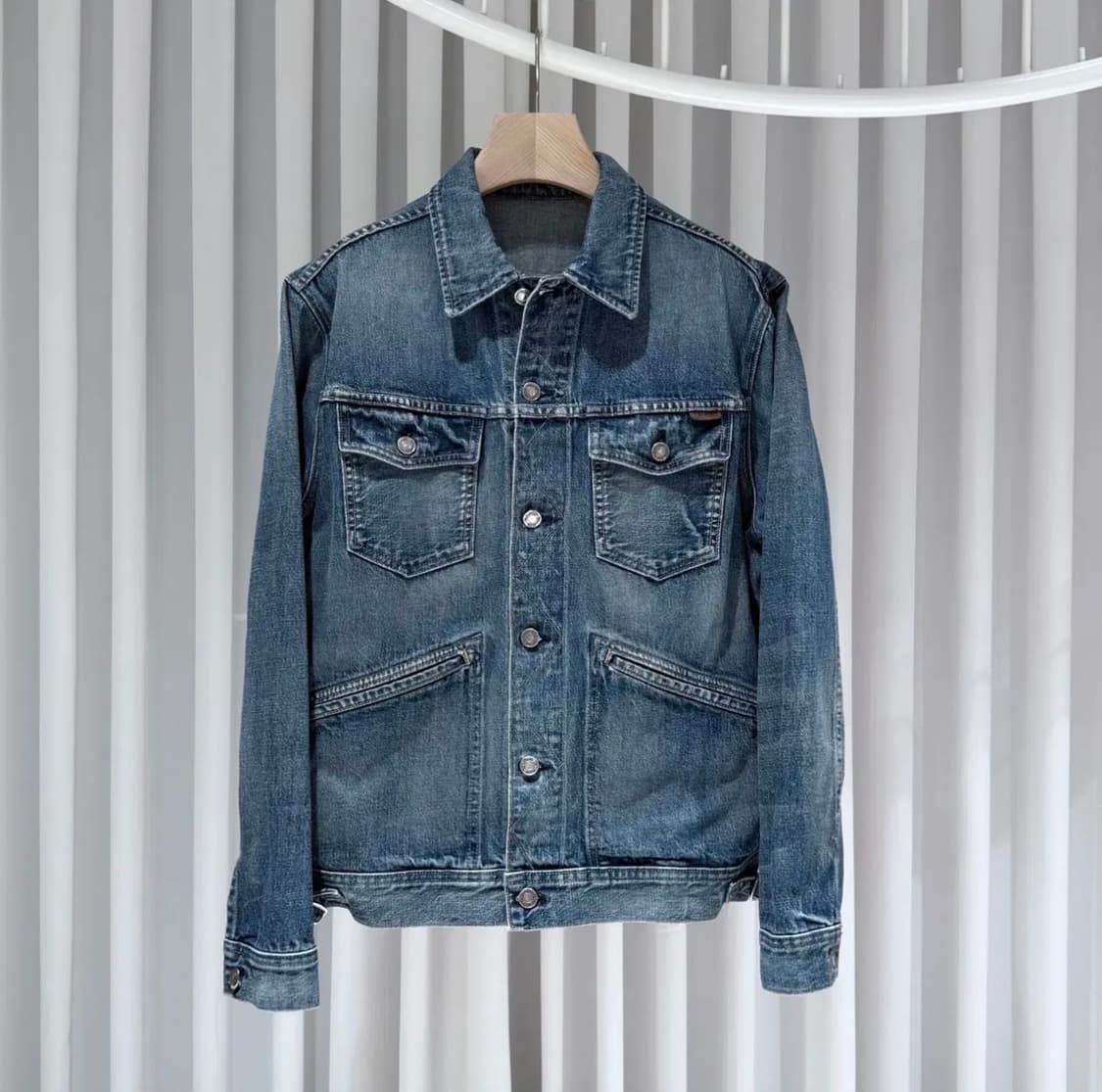 L / 톰포드 워시드 데님 트러커 청자켓 상품이미지1