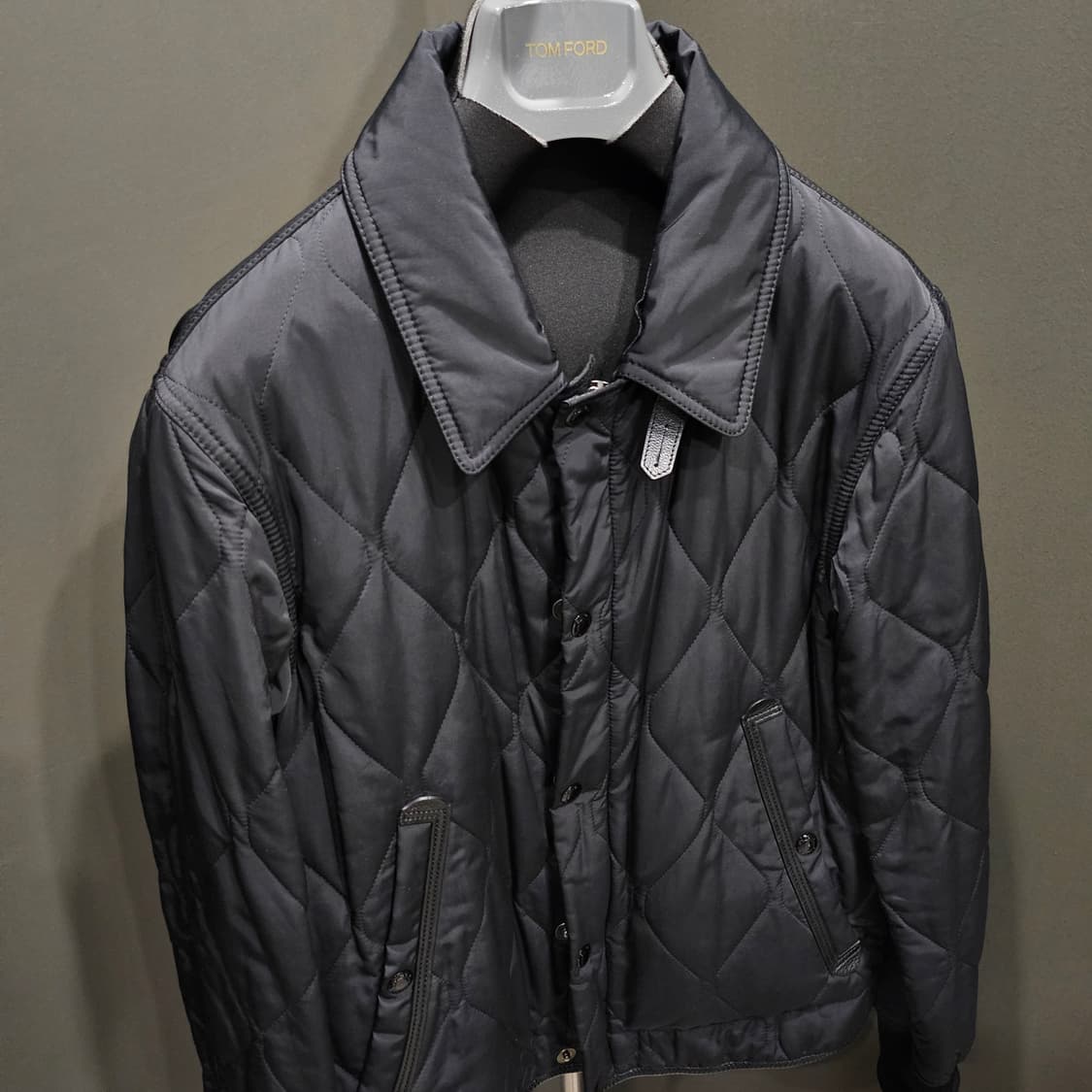 톰포드 시어링 레더트리밍 퀄팅 보머자켓 상품이미지4
