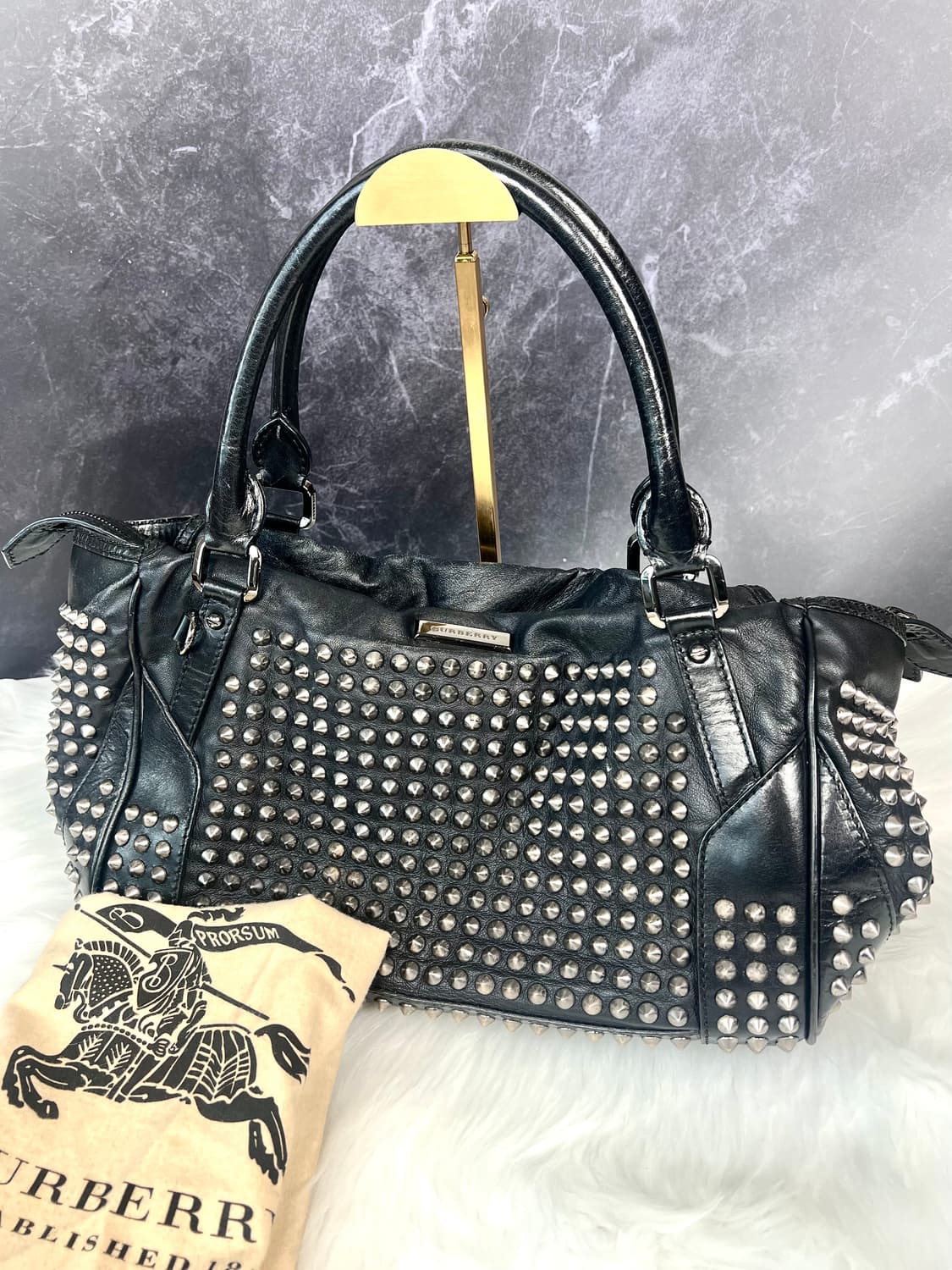 Burberry 올오버 레더 스터드 에덴햄 락시크 펑크 보스턴백 상품이미지3