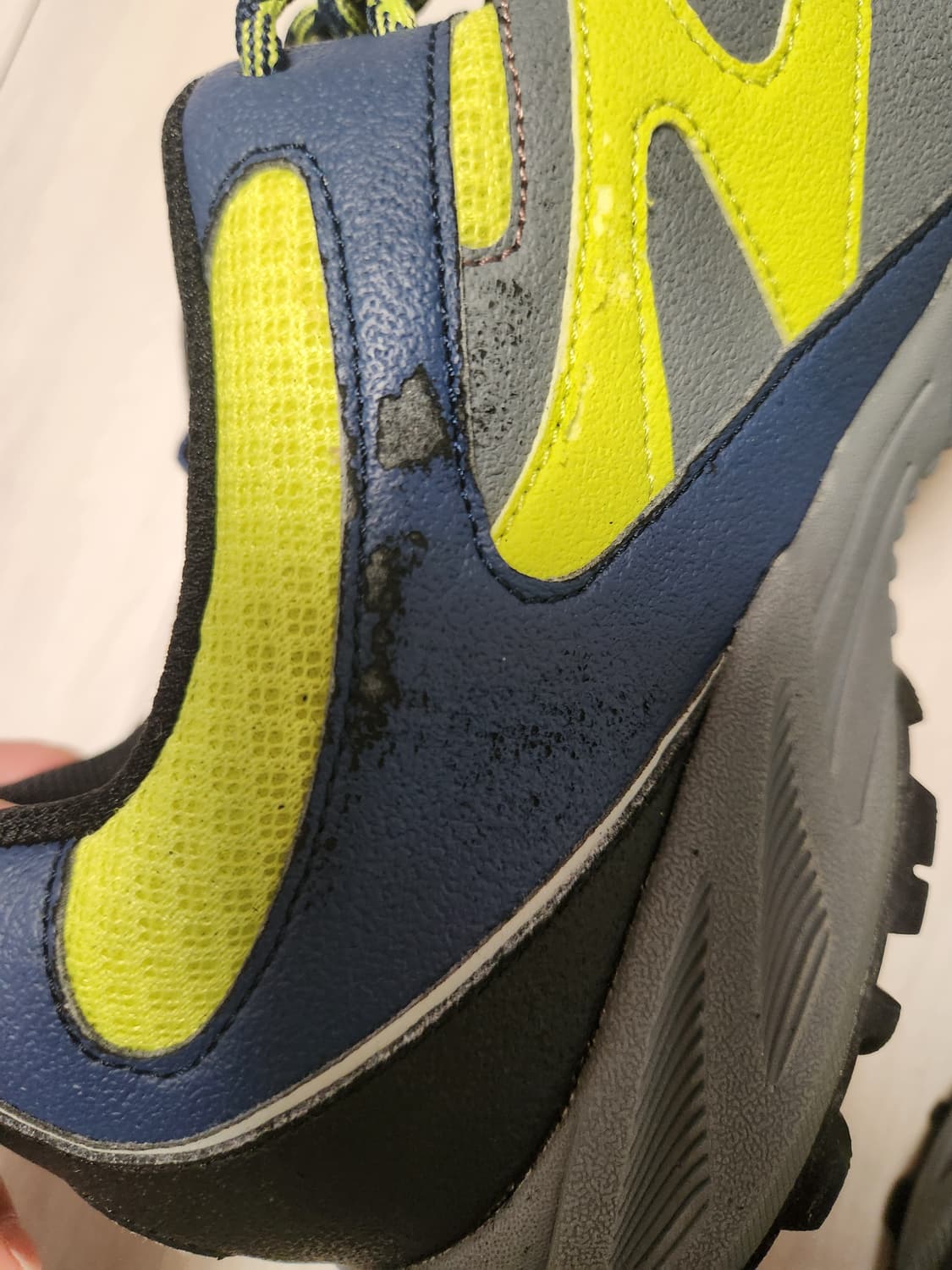 험멜 경량 등산화 트레킹화 사이즈270

사진처럼 바닥 닳음 전혀없이 전 상품이미지9