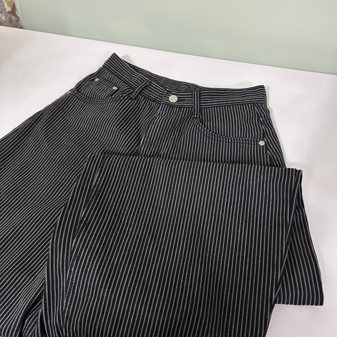 S 빈티지 VTG 블랙워시드 벌룬와이드핏 스트라이프 데님팬츠 상품이미지1