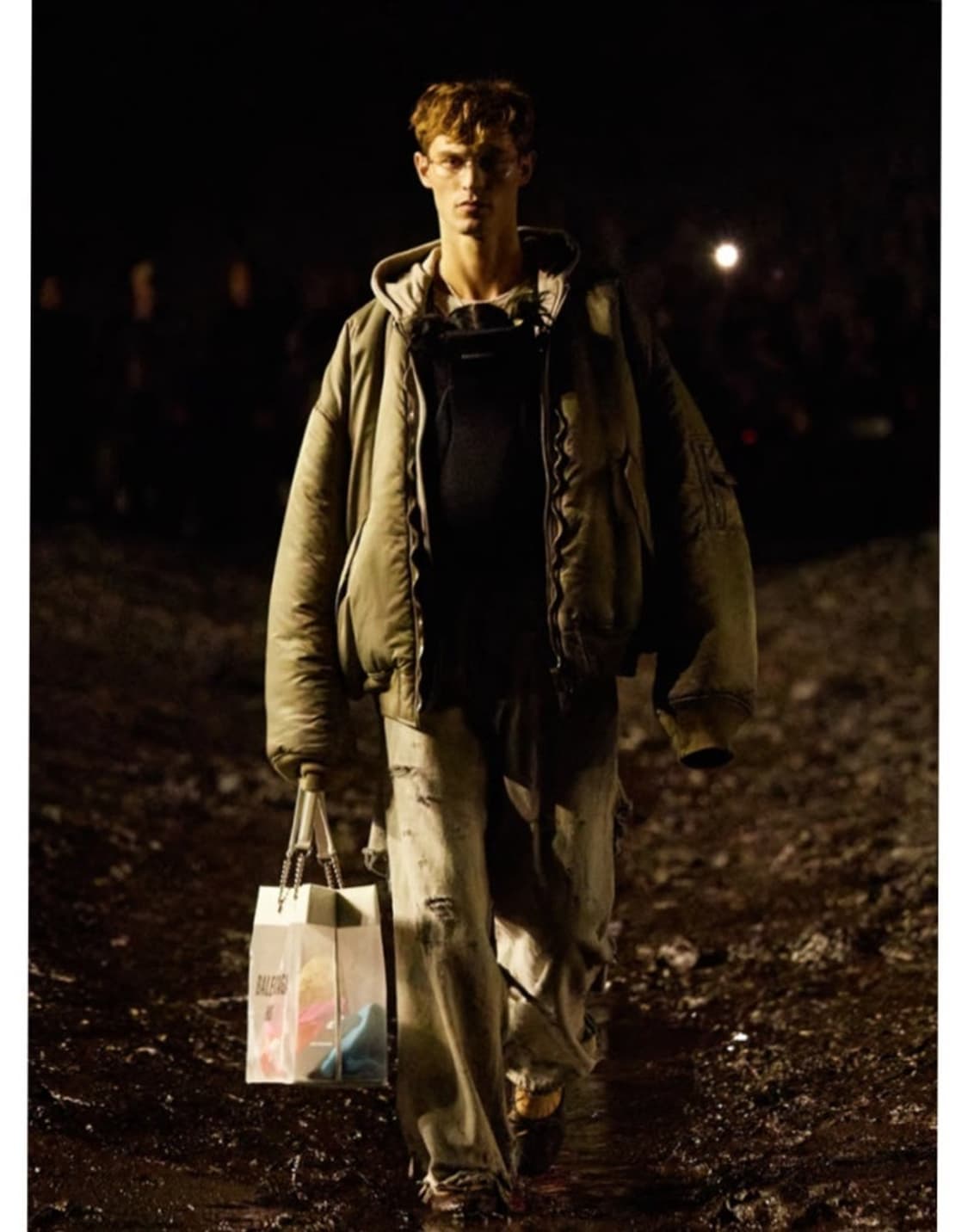 발렌시아가 파리 올인 봄버 베이지 팝니다 상품이미지2