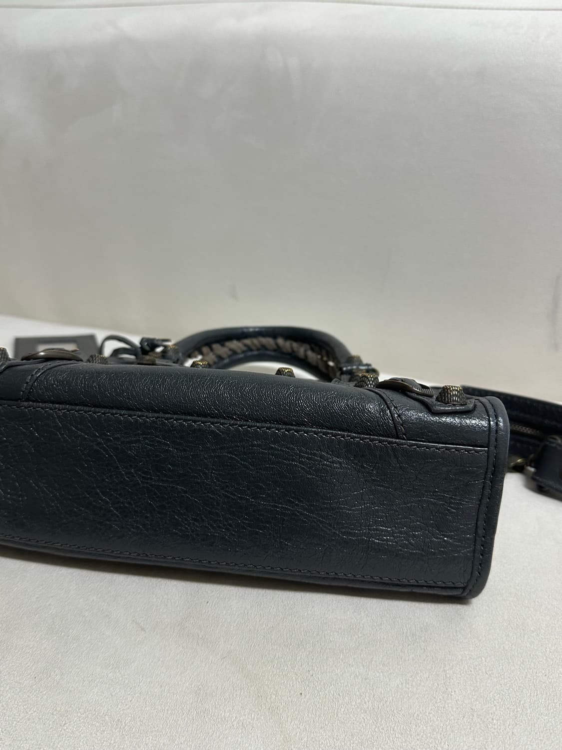 [A+ 정품] 발렌시아가 시티 모터백 미니 그레이 상품이미지6