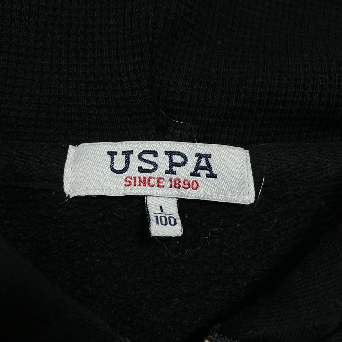 USPA 폴로 스몰 로고 블랙 미니멀 후드 집업 상품이미지3