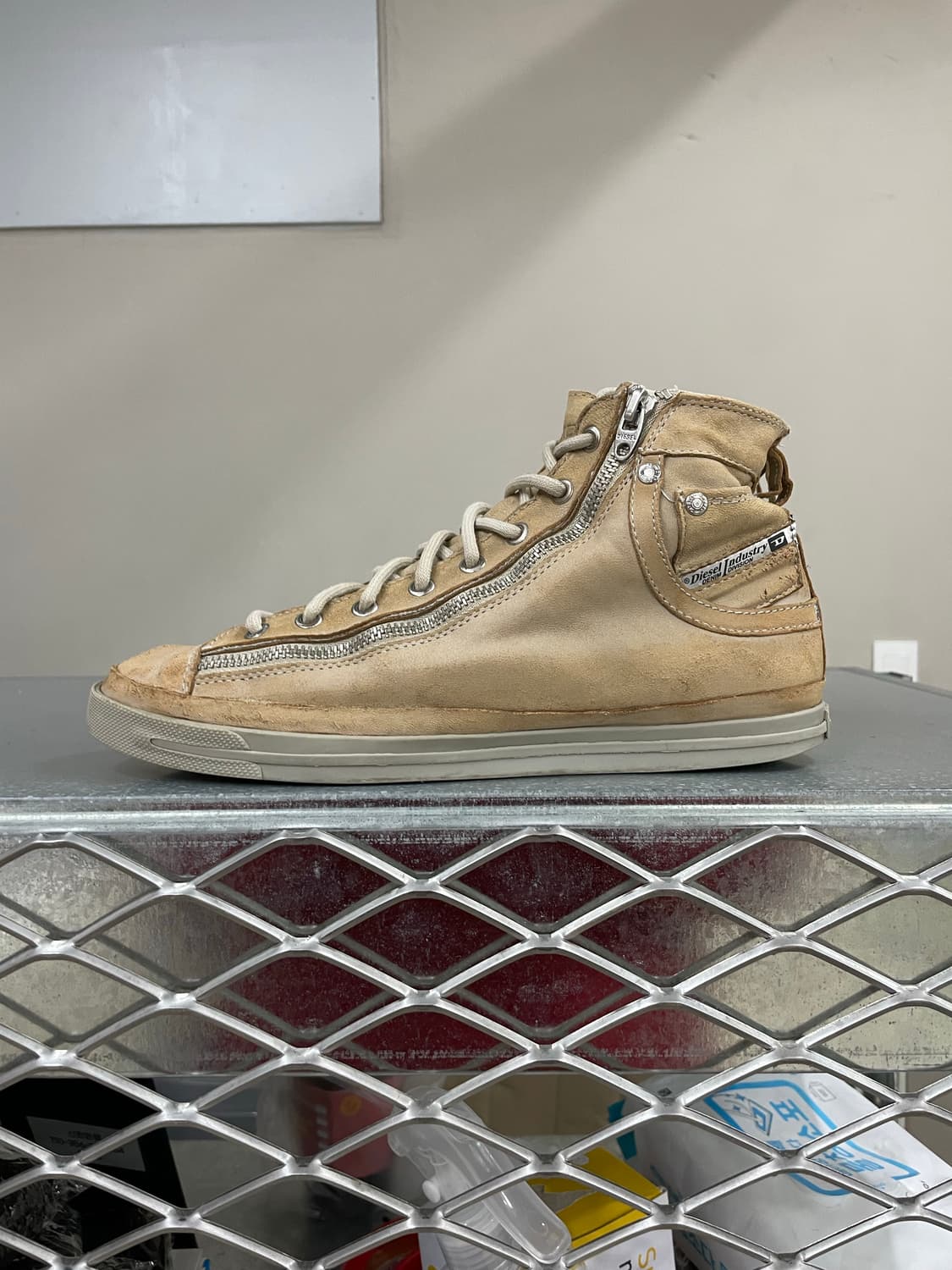 디젤 하이탑 스니커즈 베이지 270 상품이미지1
