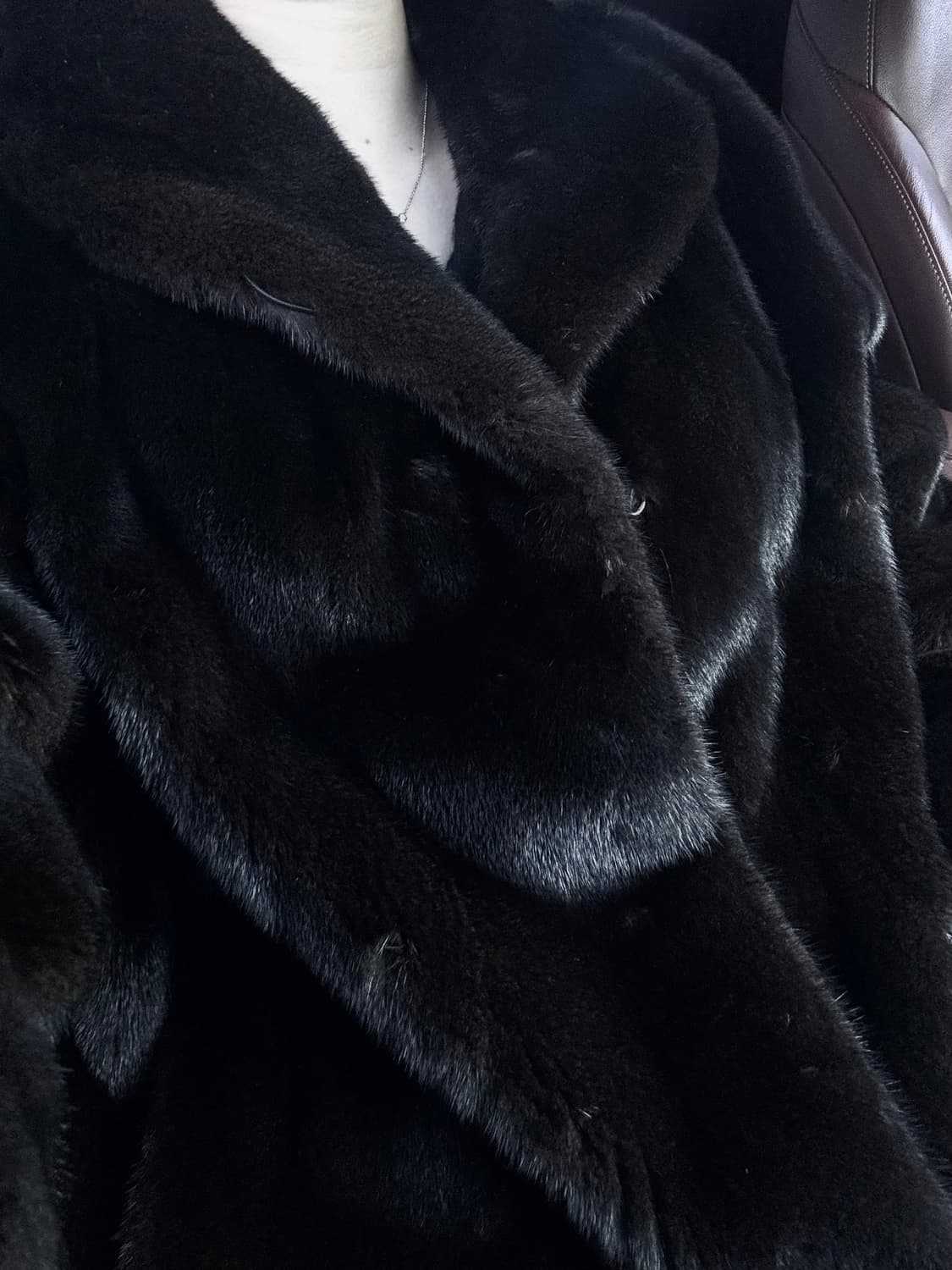 대동모피 블랙그라마 롱 밍크코트 상품이미지9