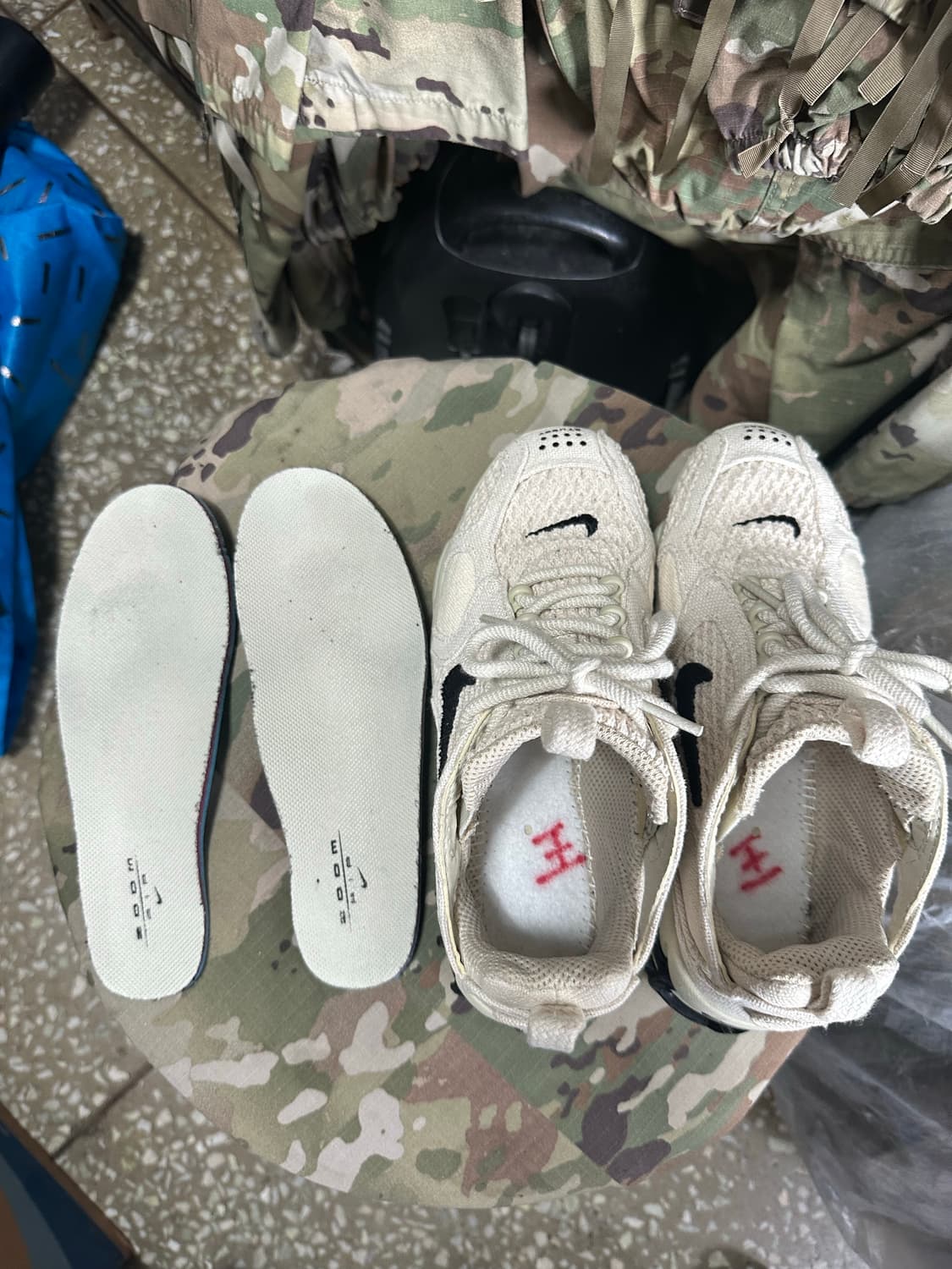 나이키 x 스투시 줌 스피리돈 케이지2 포실 상품이미지3