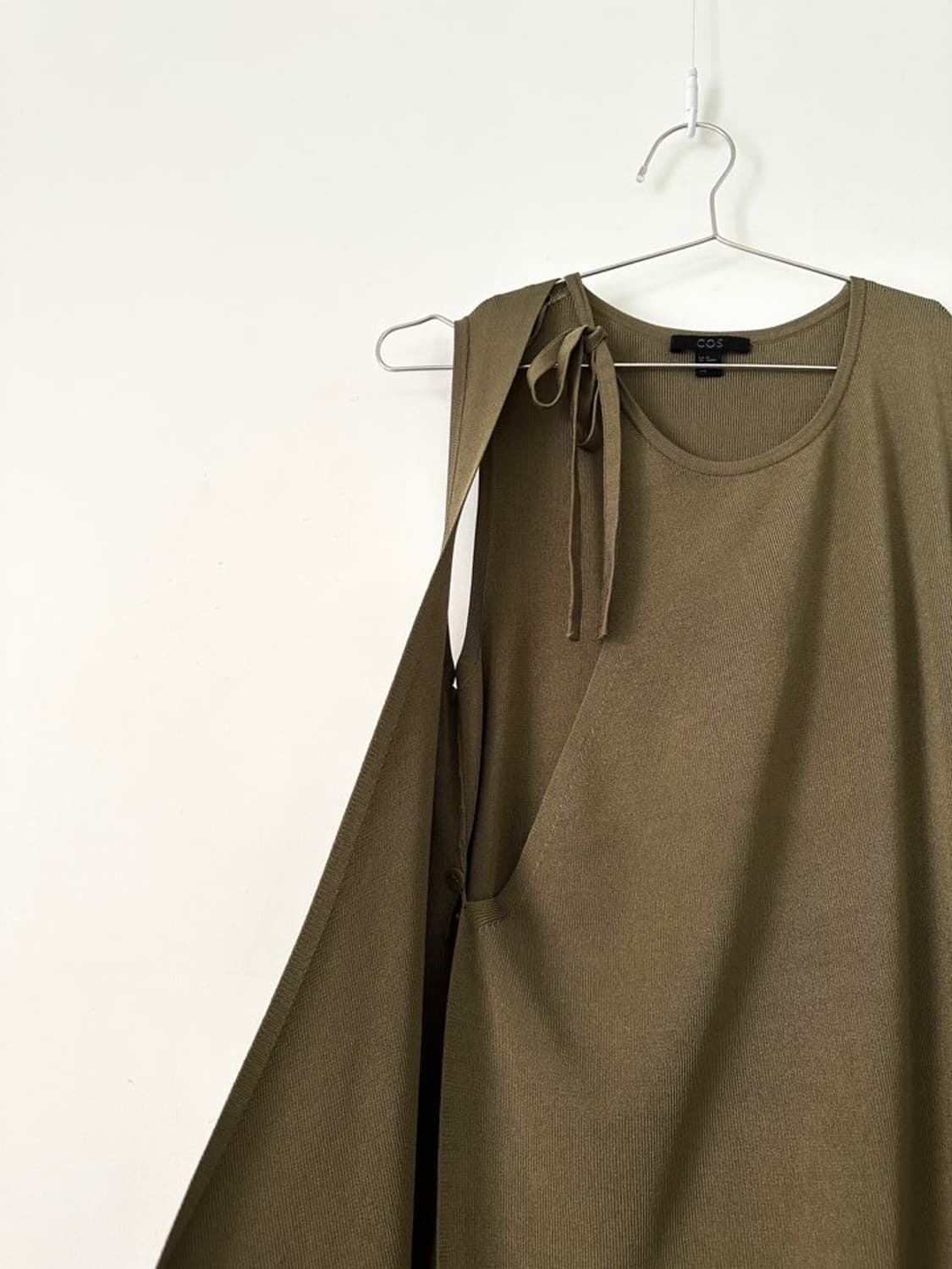 COS wrap strap sleeveless knit / khaki 상품이미지3