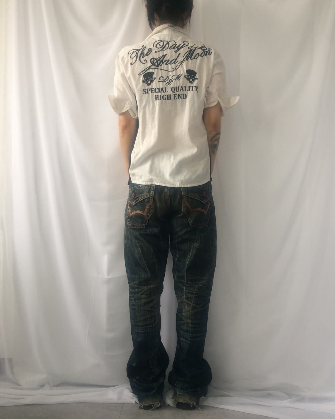 Back needle work shrit 상품이미지1