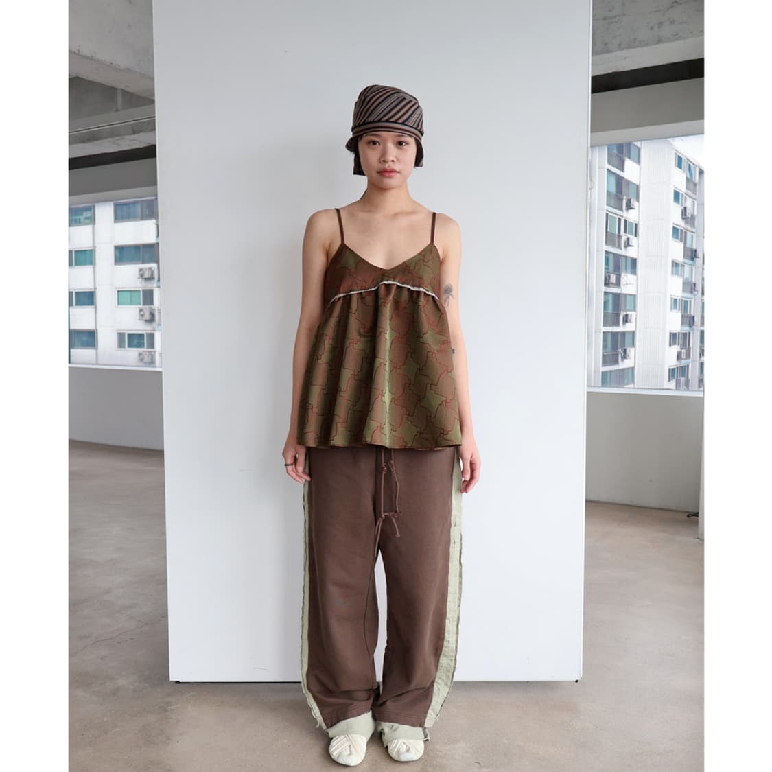 0tape 로우컷 레이어 트랙 팬츠 상품이미지2