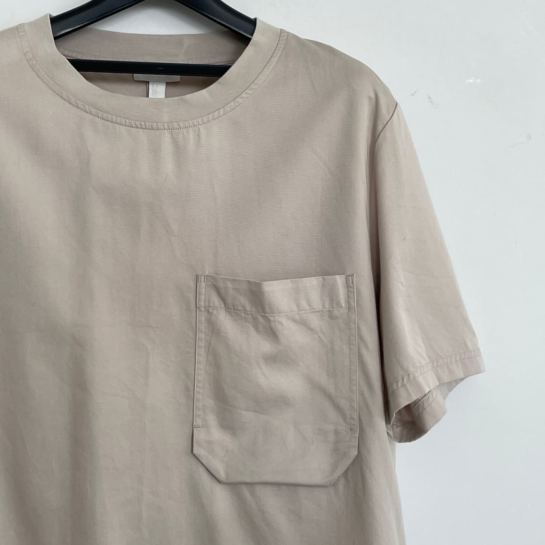 코스 베이지 포켓 반팔 티셔츠 상품이미지3