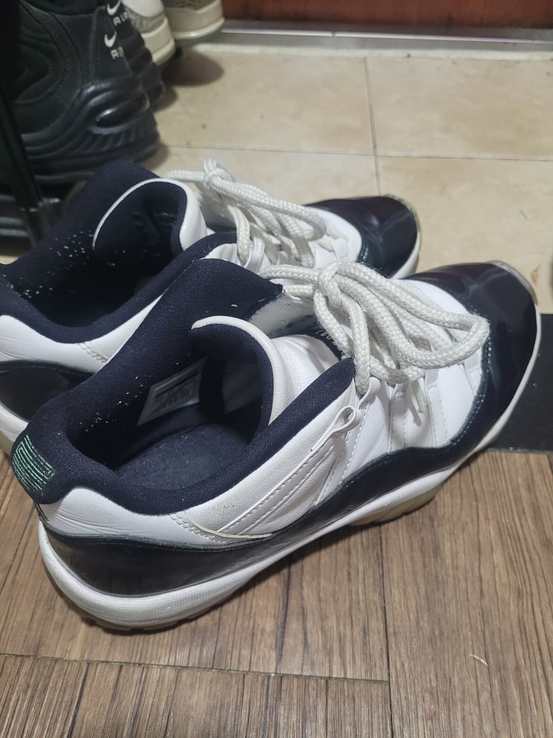 조던11 레트로 로우 이리디센트 상품이미지1