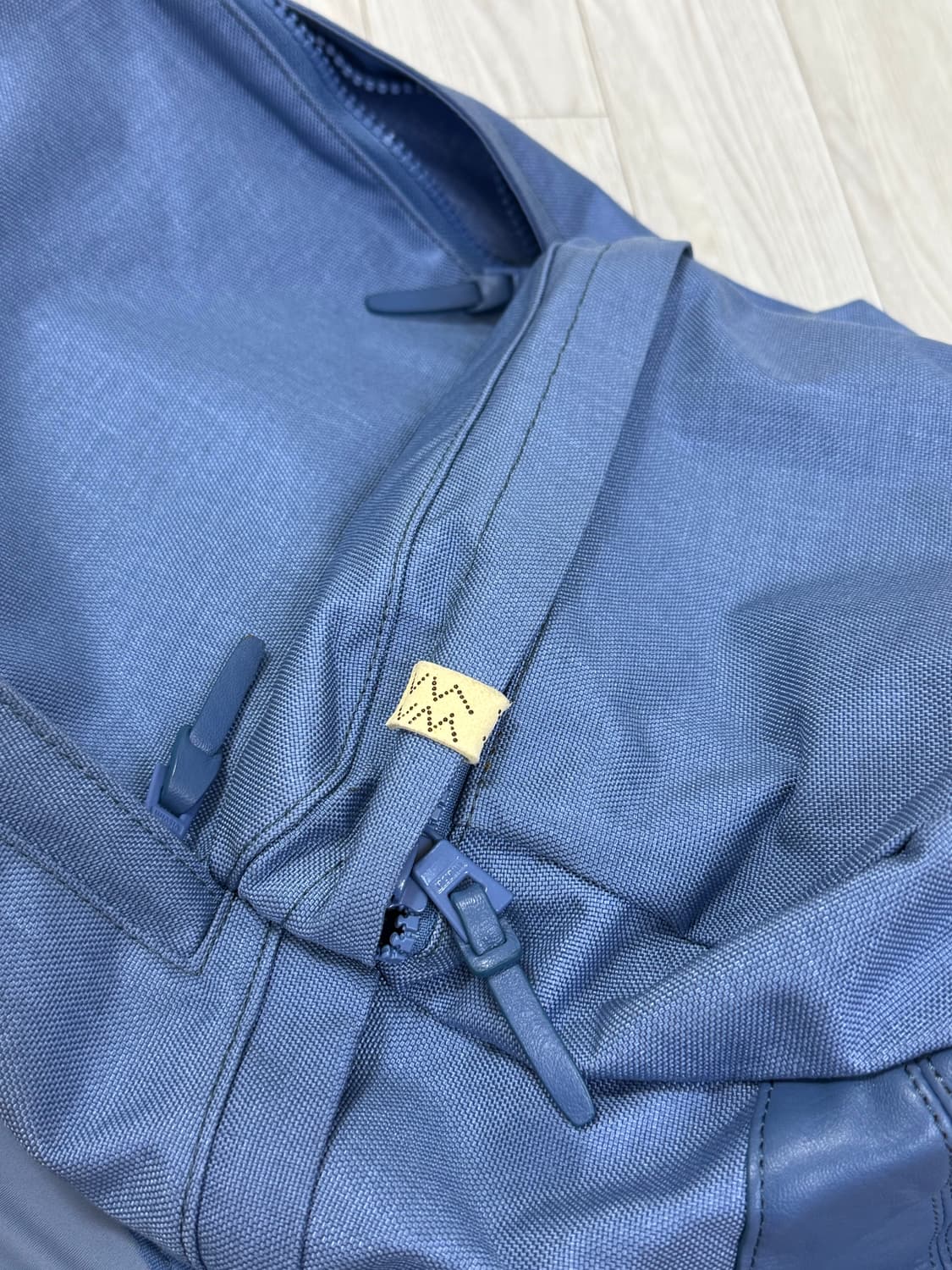 비즈빔 코듀라 22L 백팩 블루 판매합니다. 상품이미지4