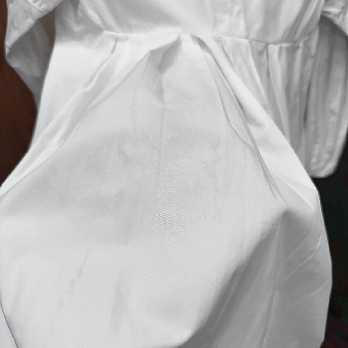 코스 브이넥 셔링 플리츠 미니 원피스 벌룬 소매 디테일 화이트 상품이미지9