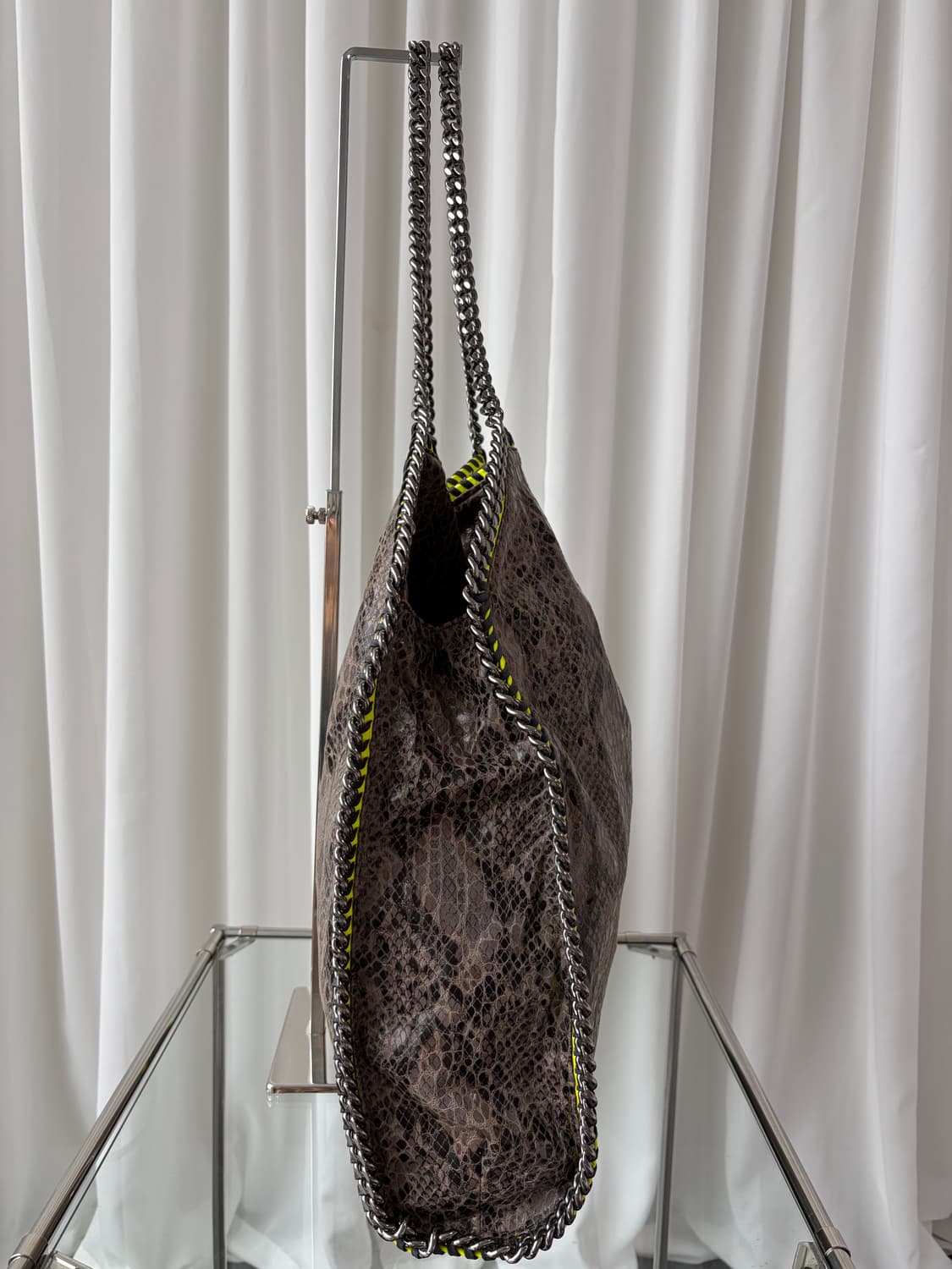 스텔라 매카트니 팔라벨라 스네이크스킨 토트백 상품이미지5