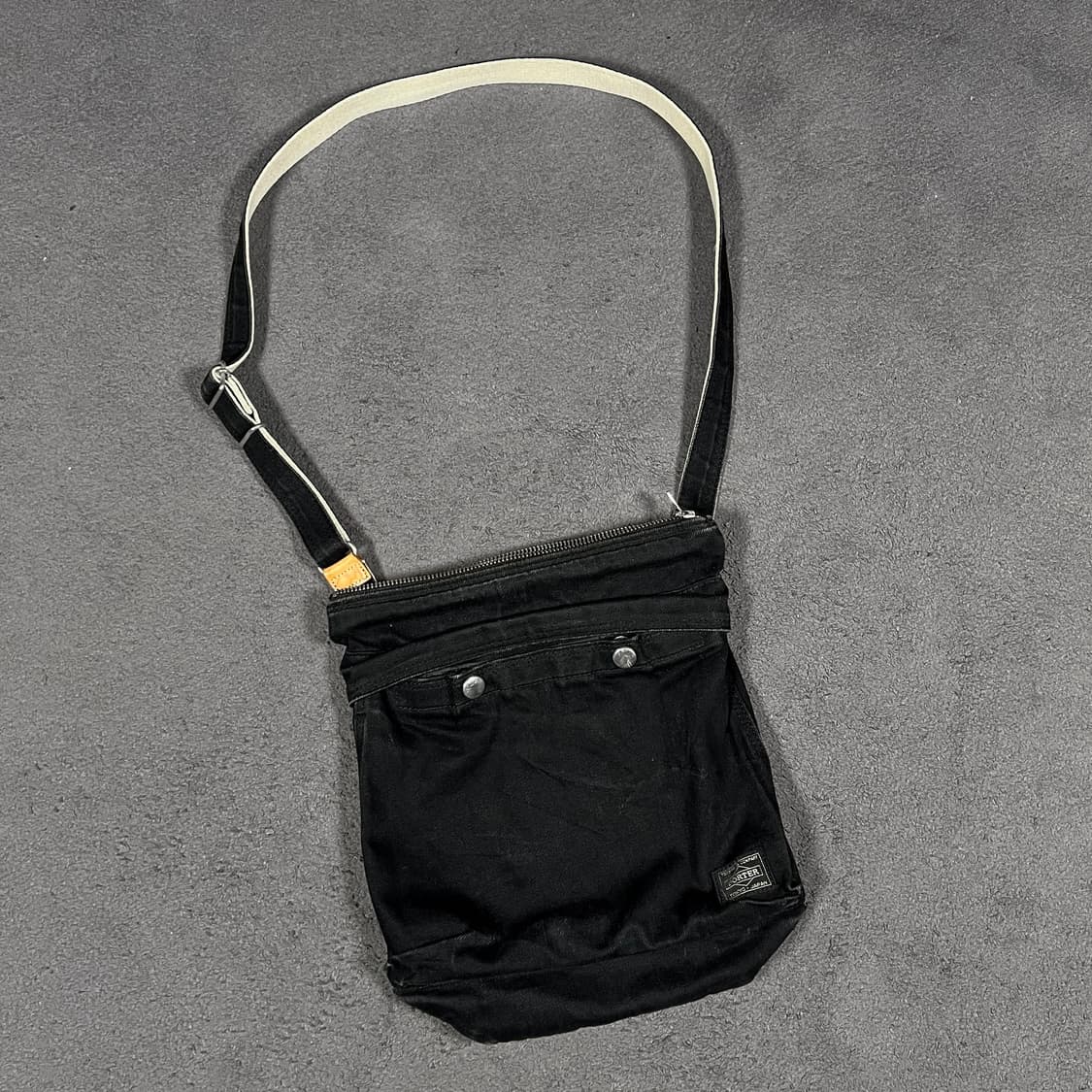 PORTER 포터 블랙 컨버스 크로스백 상품이미지1