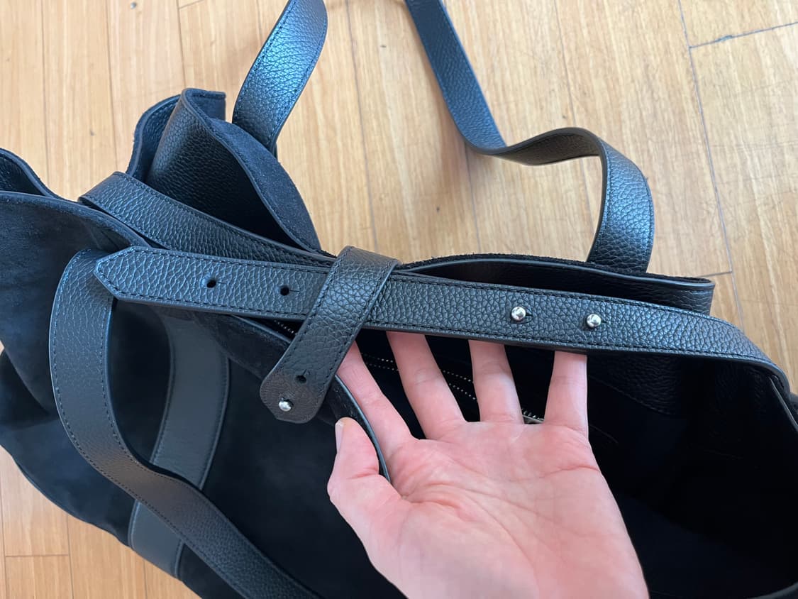 코스 위켄더 토트백(블랙 스웨이드 리얼레더) 상품이미지5