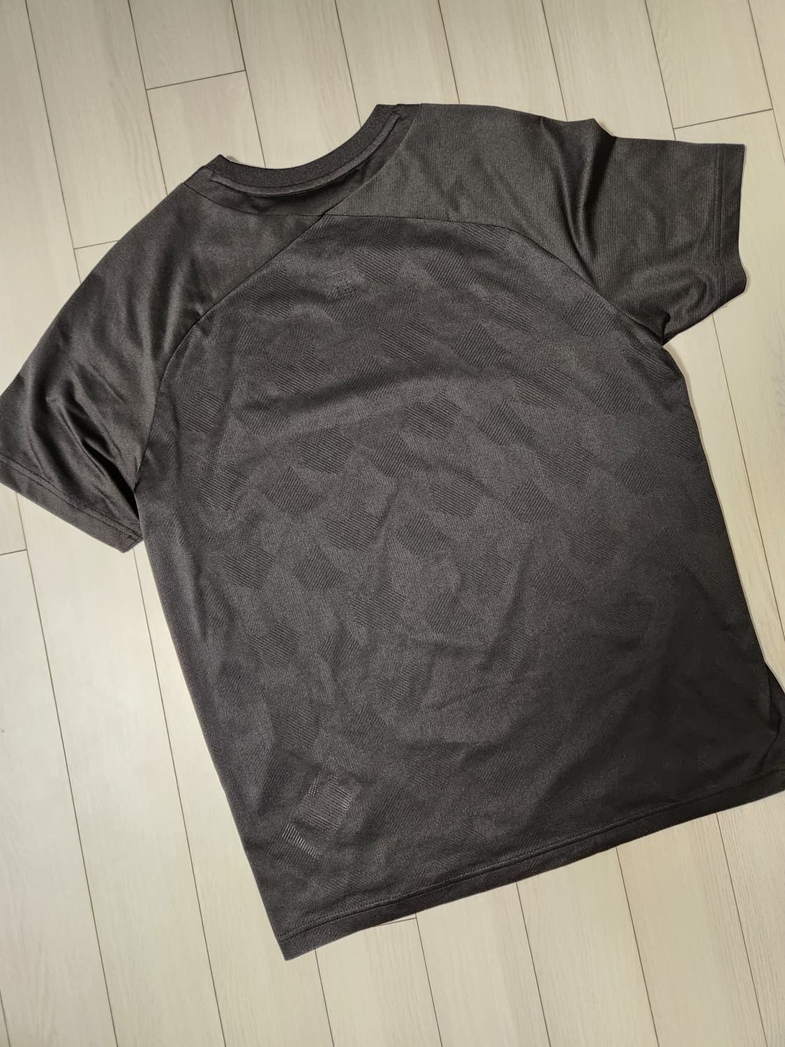 데상트 반팔티 KQJ 남성 자가드 반팔 티셔츠 SM121TTS25 BLK 상품이미지6