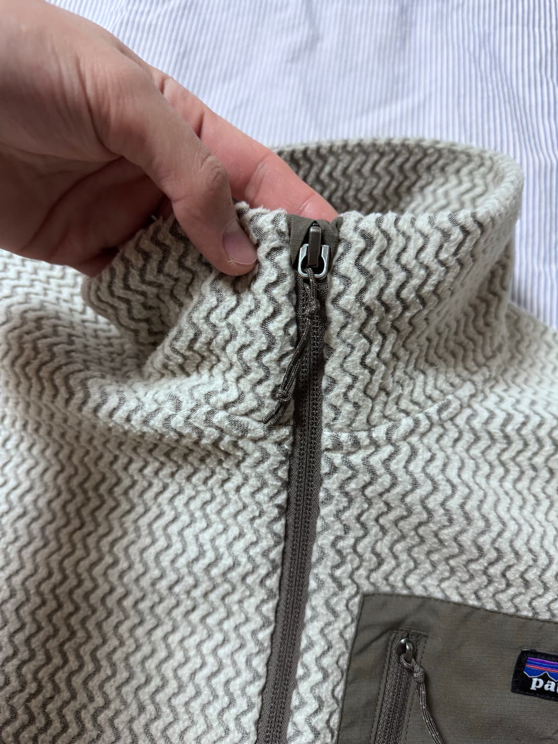 (SS급) 파타고니아 R1 에어 자켓 펠리컨 M 상품이미지5