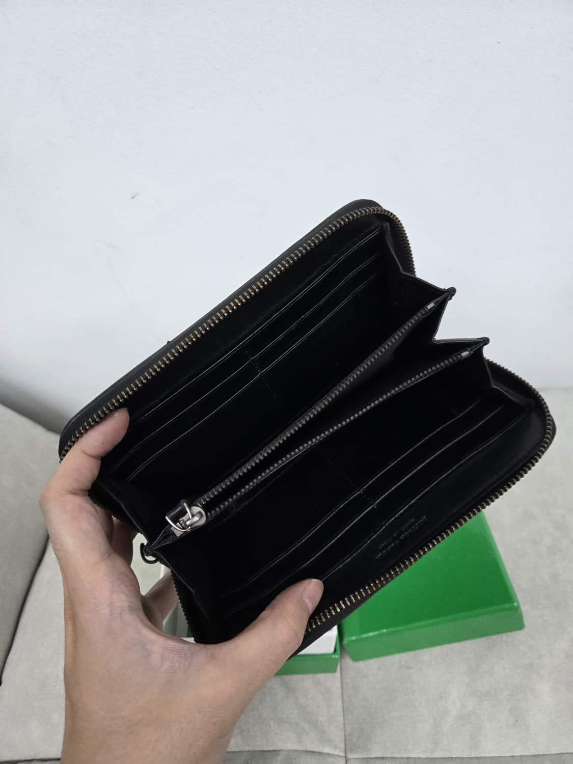 [보증서 A급]보테가베네타 지퍼 장지갑 상품이미지7