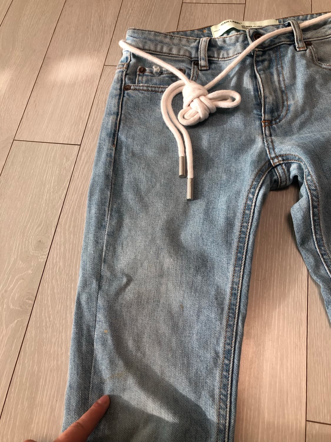 오프화이트 표기(여성25) 상품이미지3