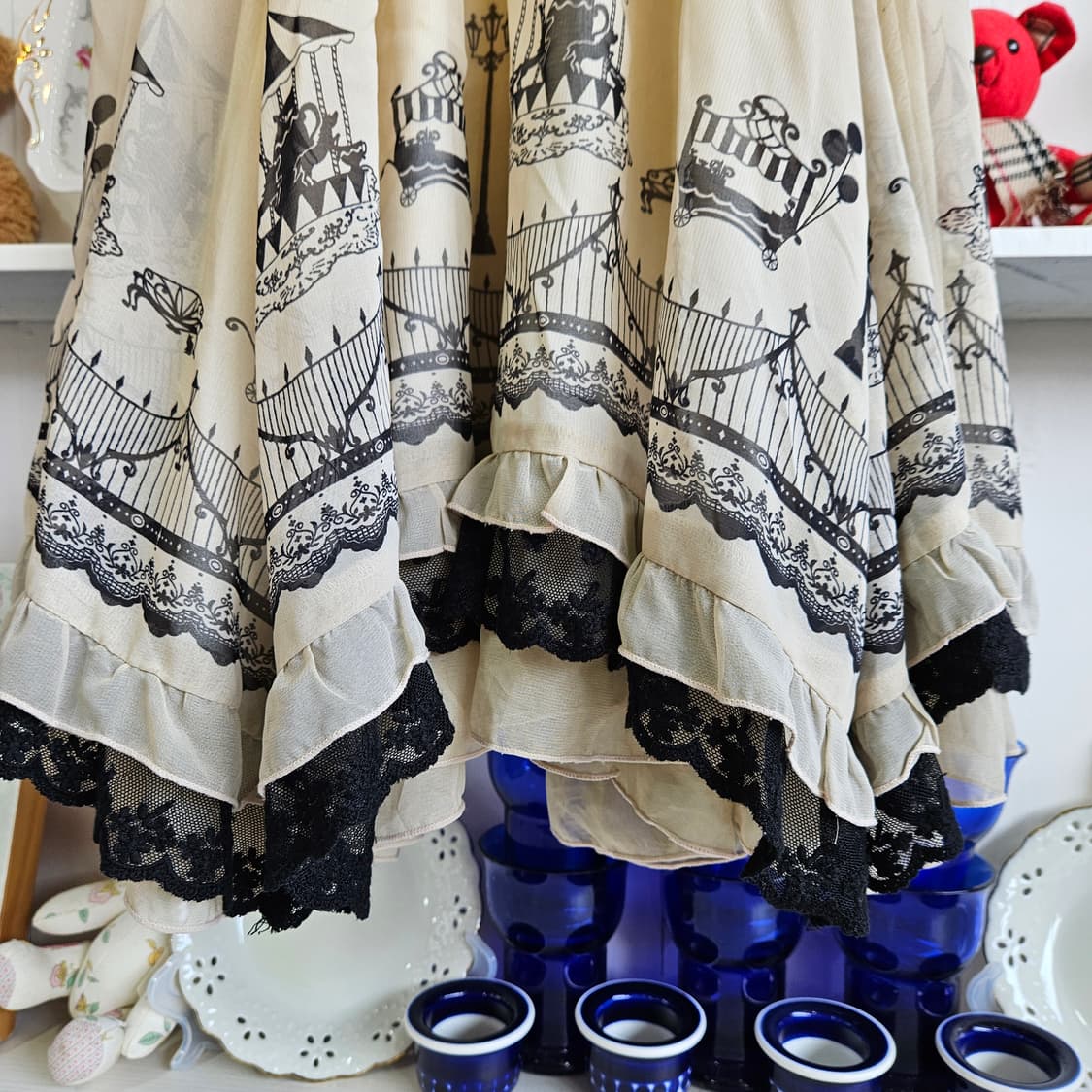 0327(Axes Femme) 놀이공원 프린트 셔링 점퍼원피스 상품이미지8