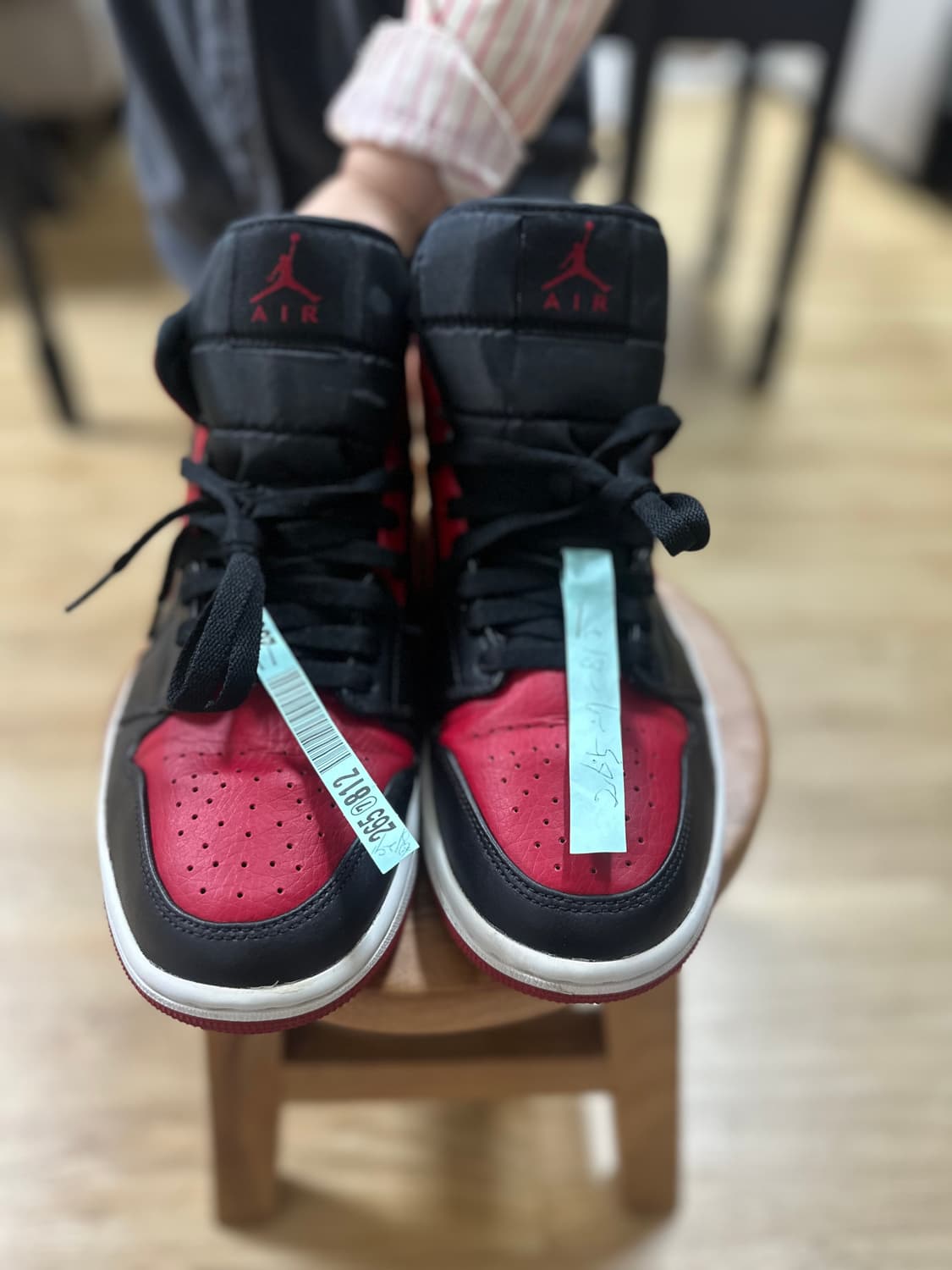 나이키 에어 조던 1 미드 브레드 265mm 상품이미지4