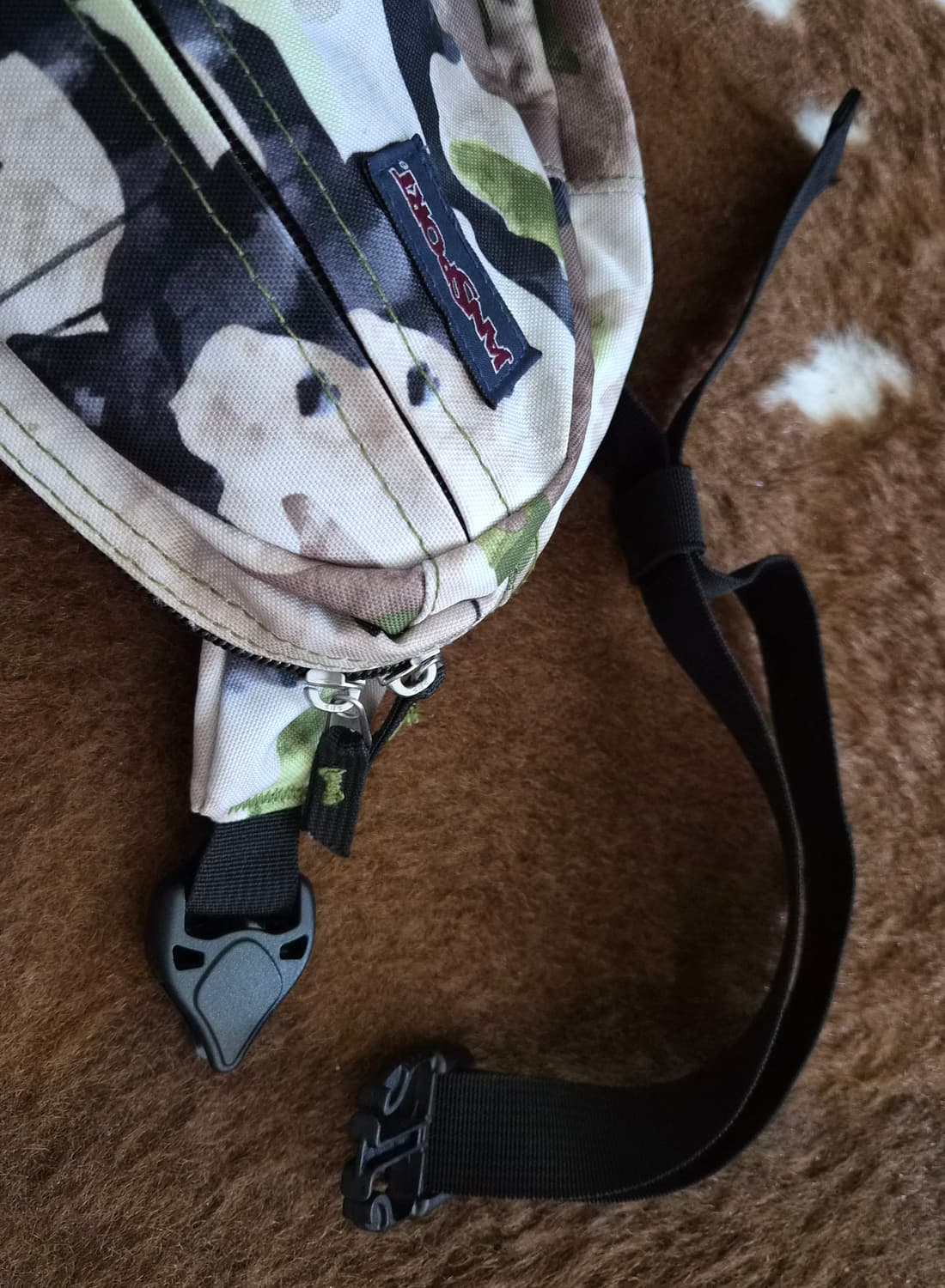 JANSPORT 남녀공용 라이트 카모 힙색 (23*16) 상품이미지4