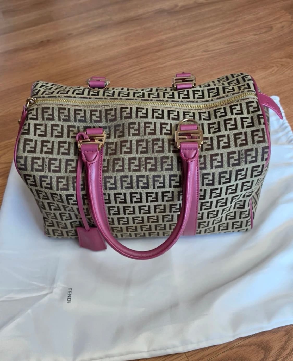 펜디 FF 로고 보스턴 더플백 상품이미지1