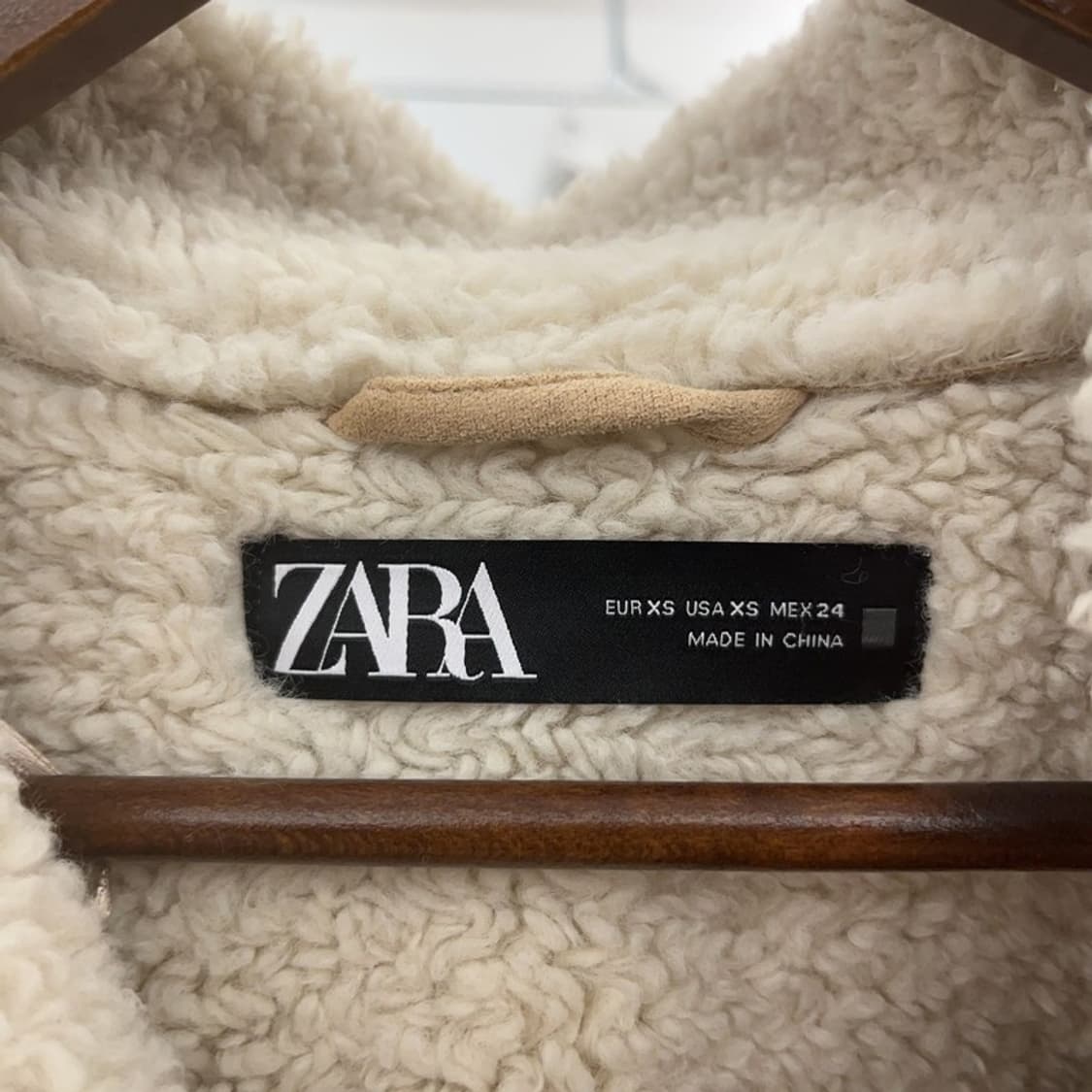 자라 모던시크 폭닥 핀터감성 양털 무스탕 XS C09411 상품이미지5