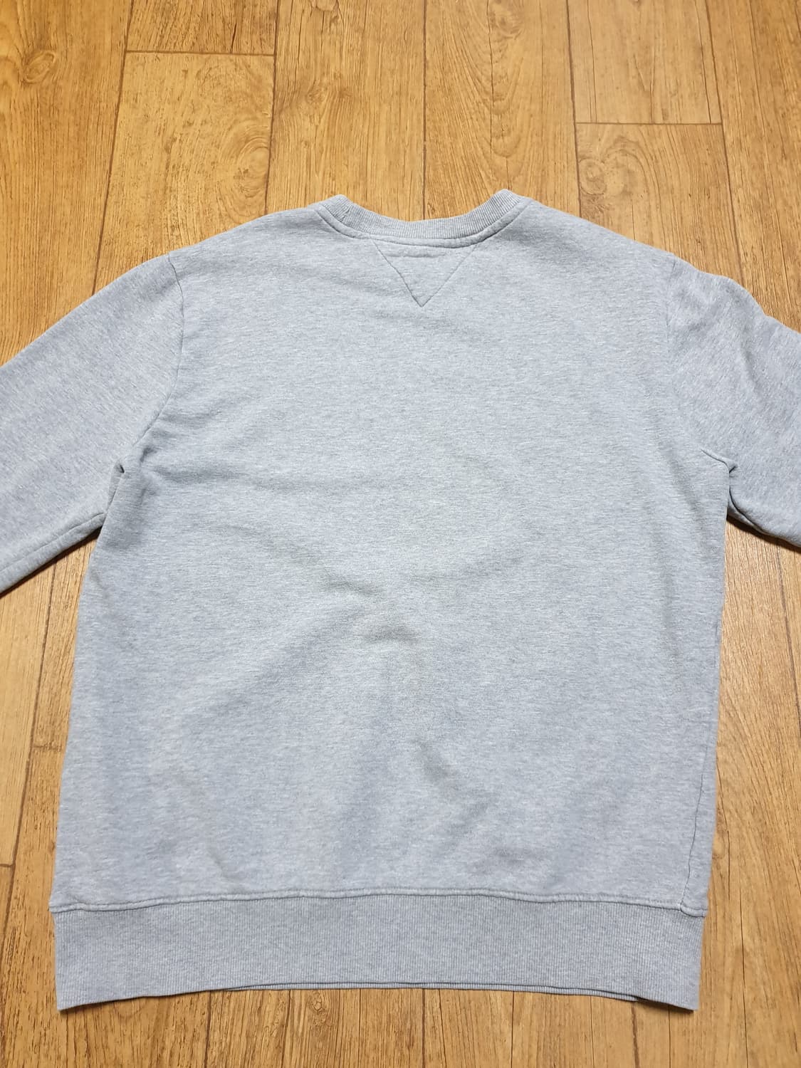 1173 타미힐피거 라운드티 95 사이즈입니다 상품이미지5