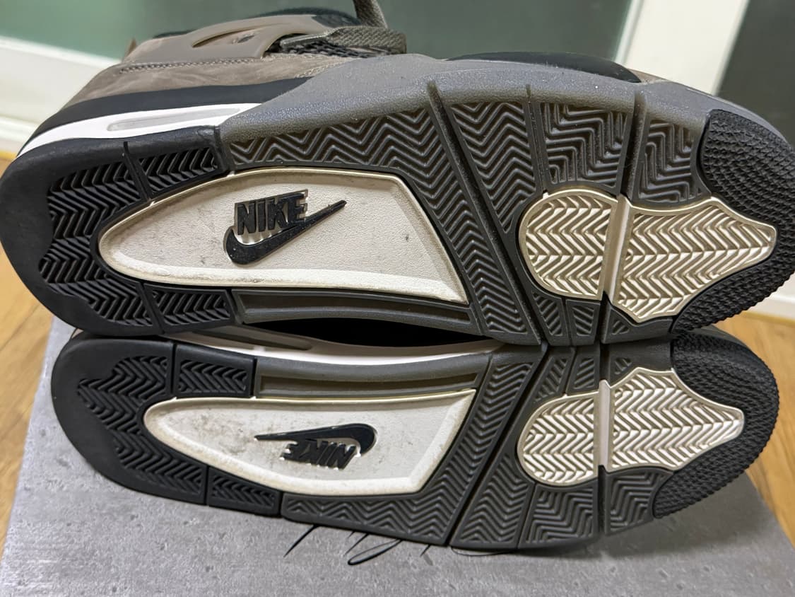 나이키 에어조던4 레트로 케이브 스톤 앤 블랙  상품이미지4