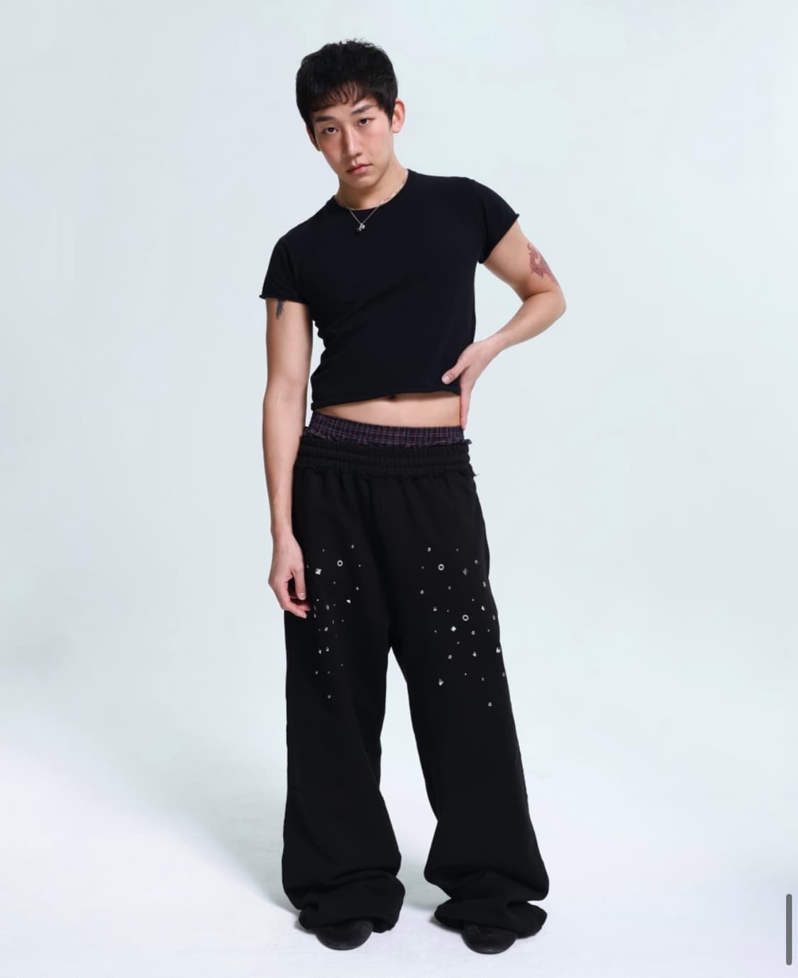 알디유 스웻팬츠 스터드 블랙 상품이미지4