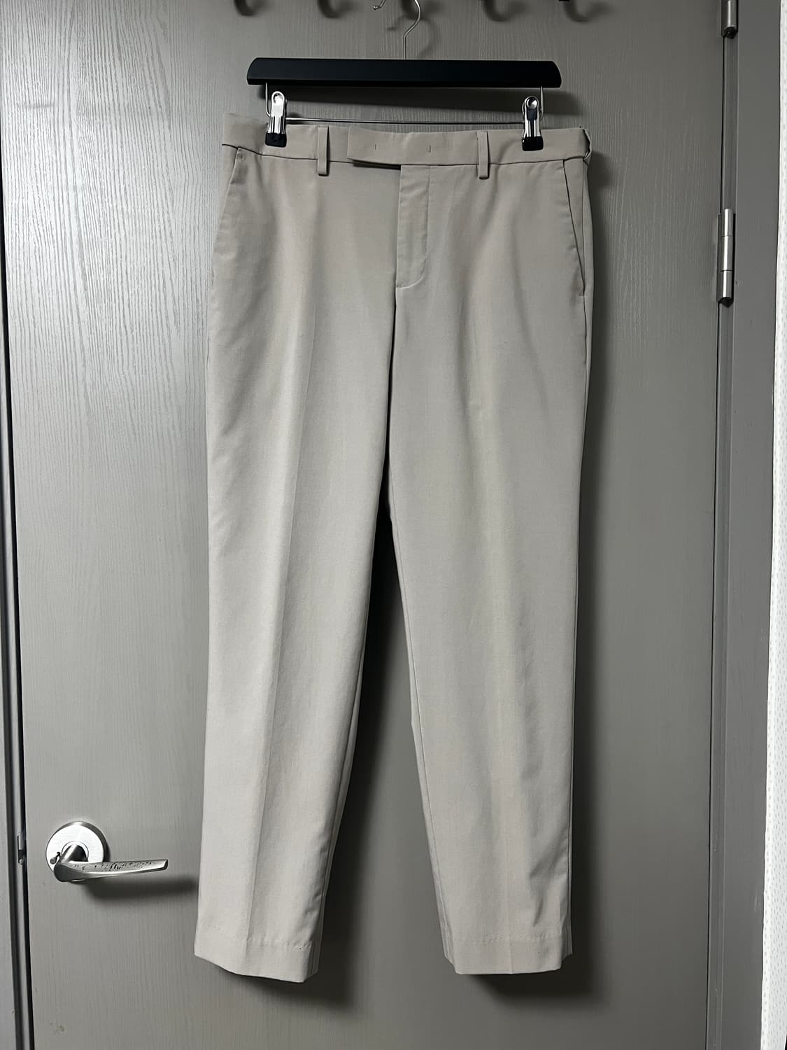 테이퍼드 히든 밴딩 크롭 슬랙스 상품이미지1