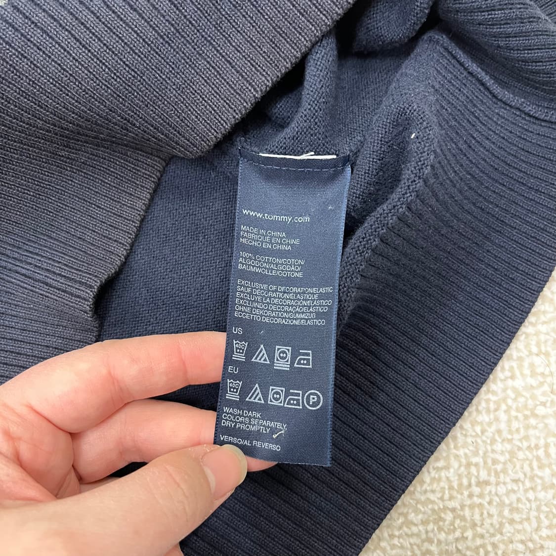 [S] 타미힐피거 아가일 체크 브이넥 니트 네이비 3938 상품이미지9