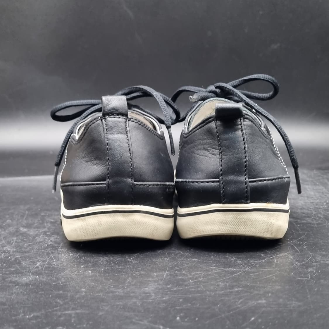 핏플랍 블랙 가죽 스니커즈 225 상품이미지4