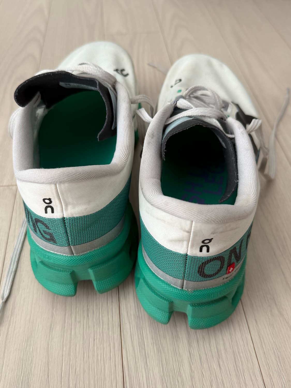 온러닝 클라우드몬르터 하이퍼 260 상품이미지2