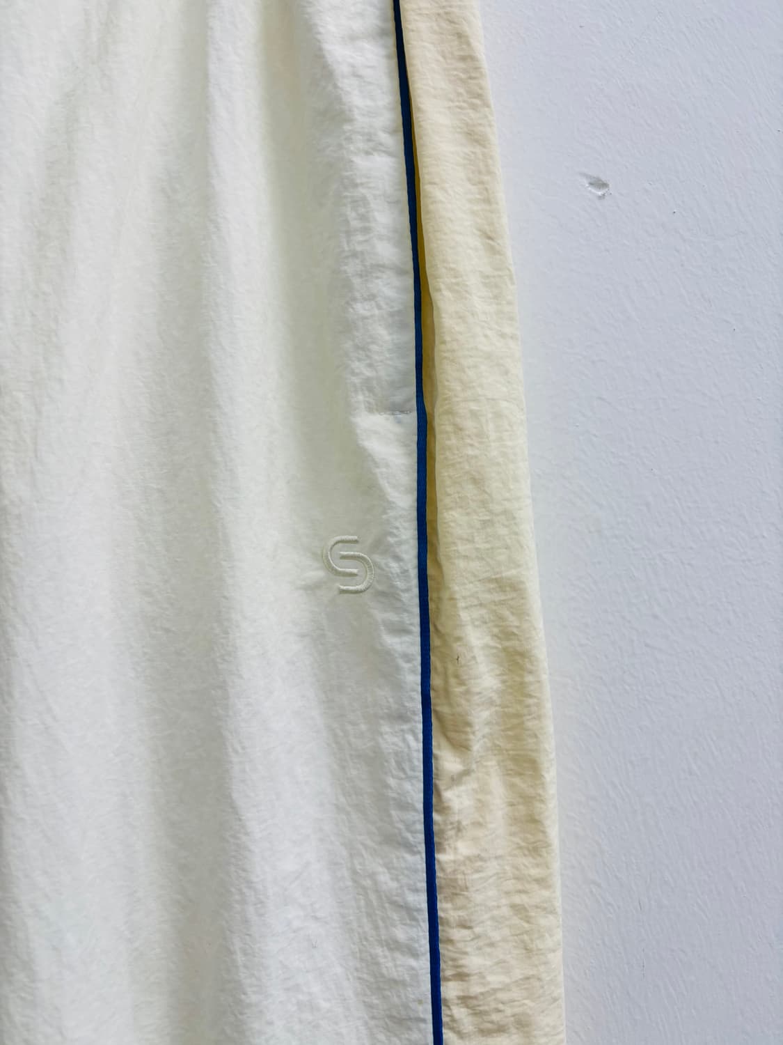 CERRIC 세릭 배색 라인 나일론 팬츠 상품이미지4