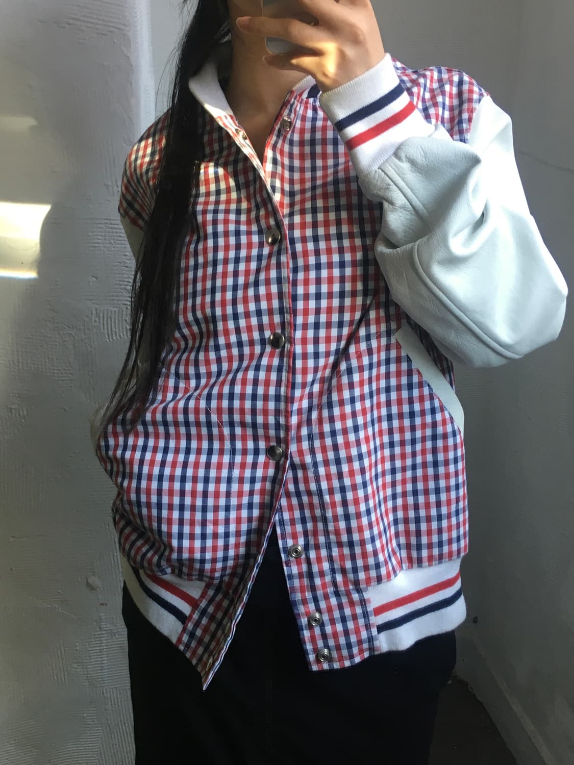 THOM BROWNE 톰브라운 체크 레더 스타디움 자켓 상품이미지2