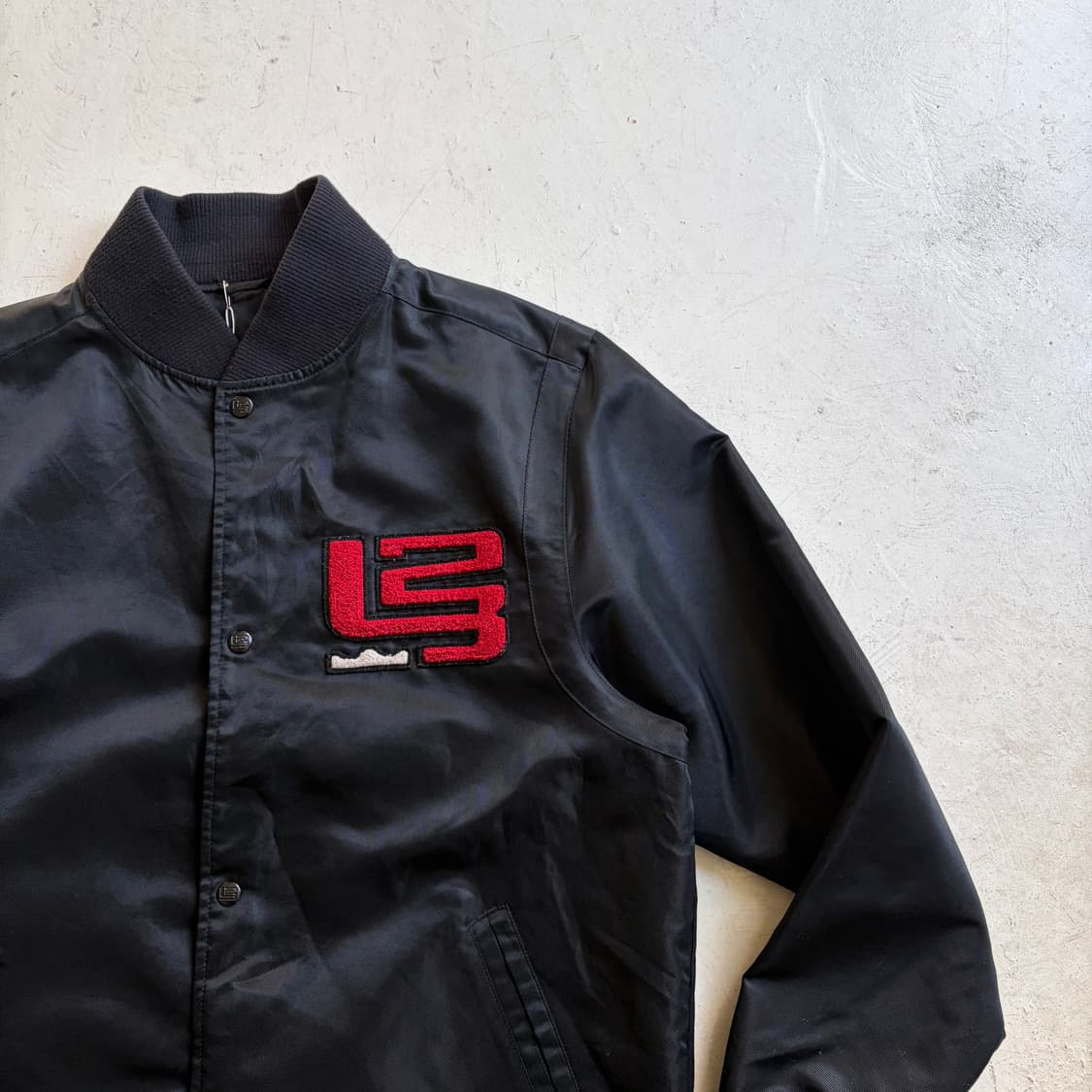 나이키 빈티지 르브론 제임슨 사틴 바시티 XL 상품이미지2