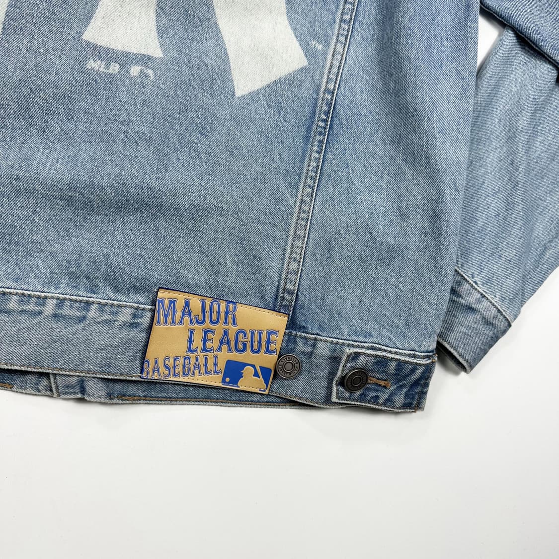 MLB 뉴욕양키스 백로고 트러커 데님 청자켓 (M) 상품이미지6